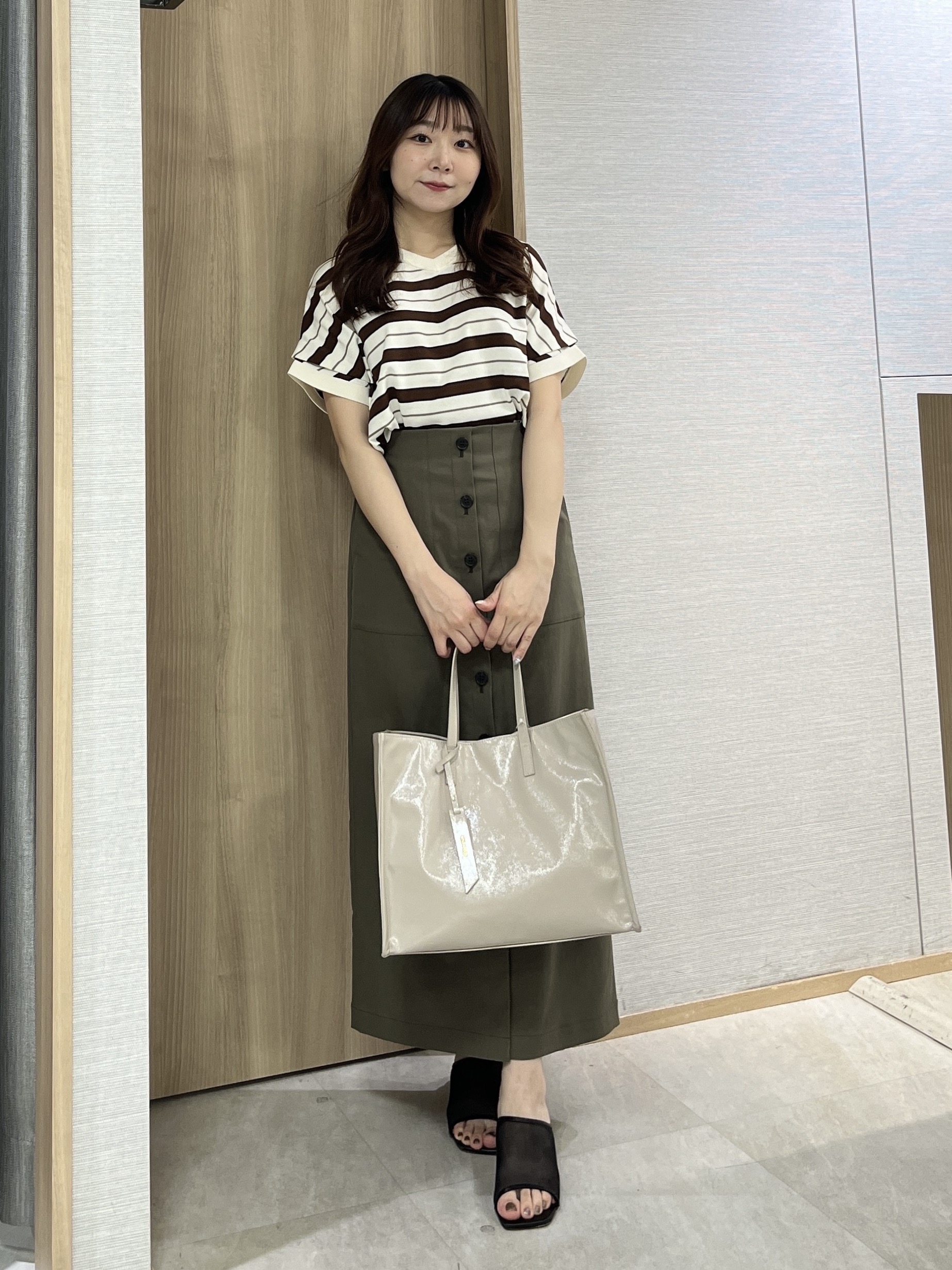 KAHOさんの「UNTITLED｜【前後2WAY】ドライタッチコットンプルオーバー」を使ったコーディネート