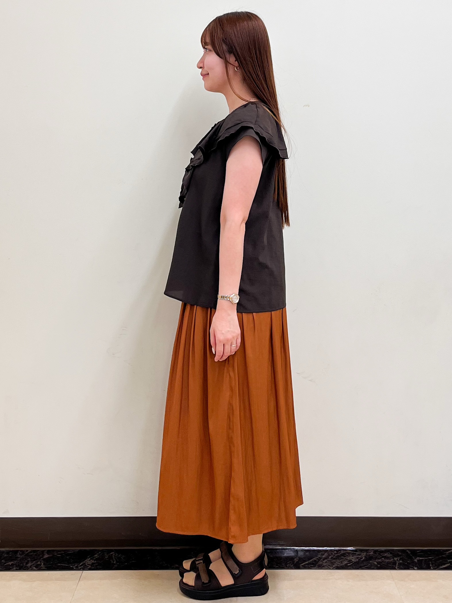 mikikoさんの「Reflect｜【通気性あり／涼しい／マシンウォッシャブル】フリルブラウス」を使ったコーディネート