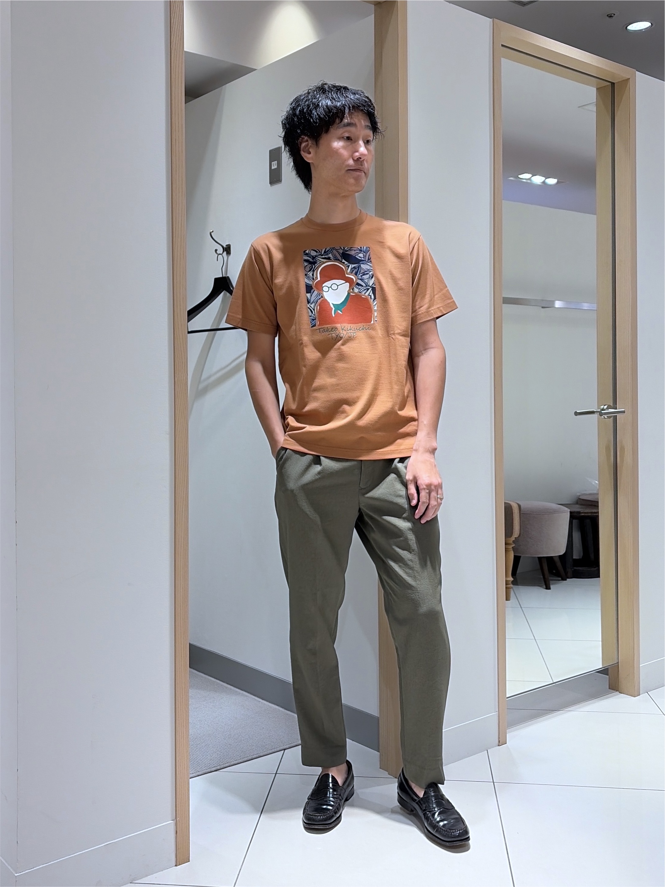 mutoさんの「TAKEO KIKUCHI｜ポートレートアートＴシャツ」を使ったコーディネート