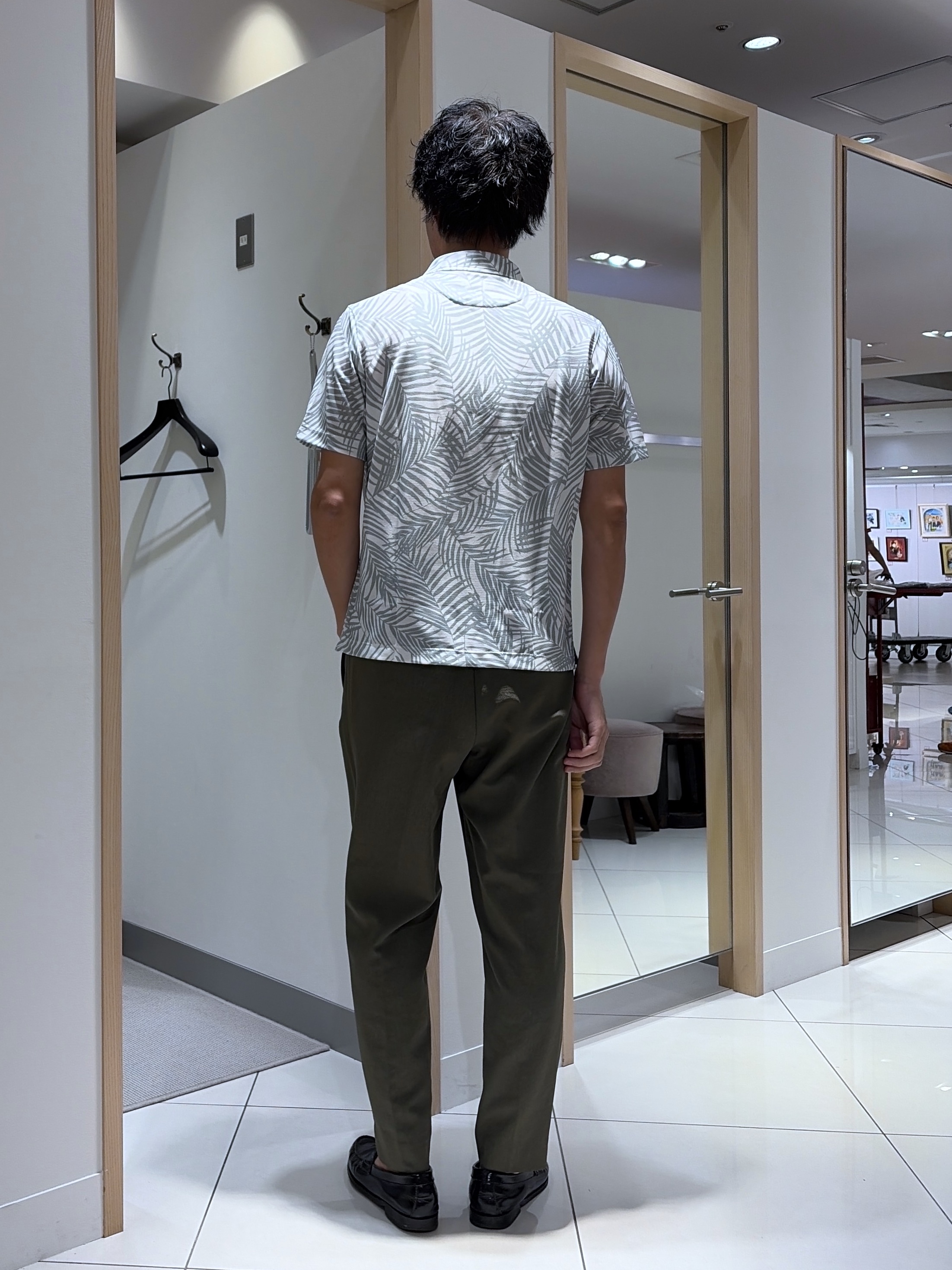 mutoさんの「TAKEO KIKUCHI｜リーフ柄ポロシャツ」を使ったコーディネート