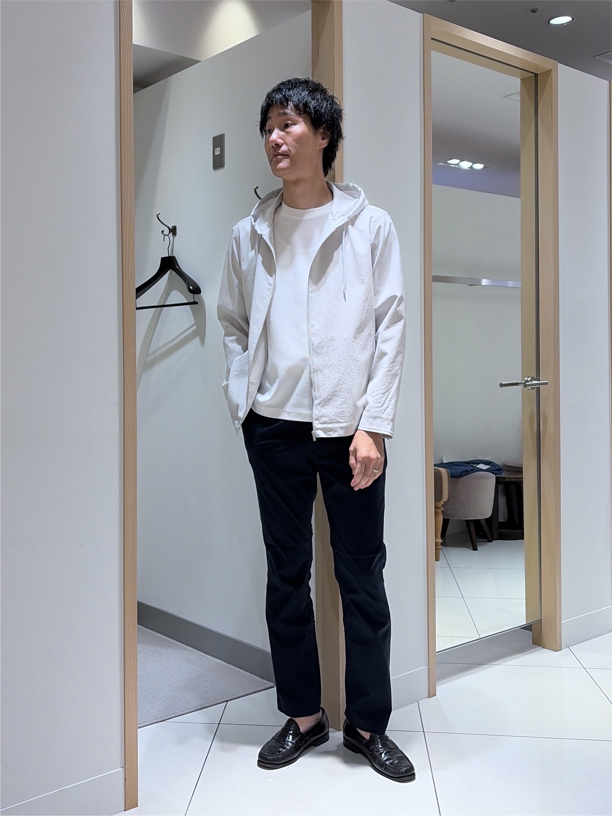 mutoさんの「TAKEO KIKUCHI｜【撥水・洗える・シワになりにくい】 リランチェ（R） フードブルゾン」を使ったコーディネート