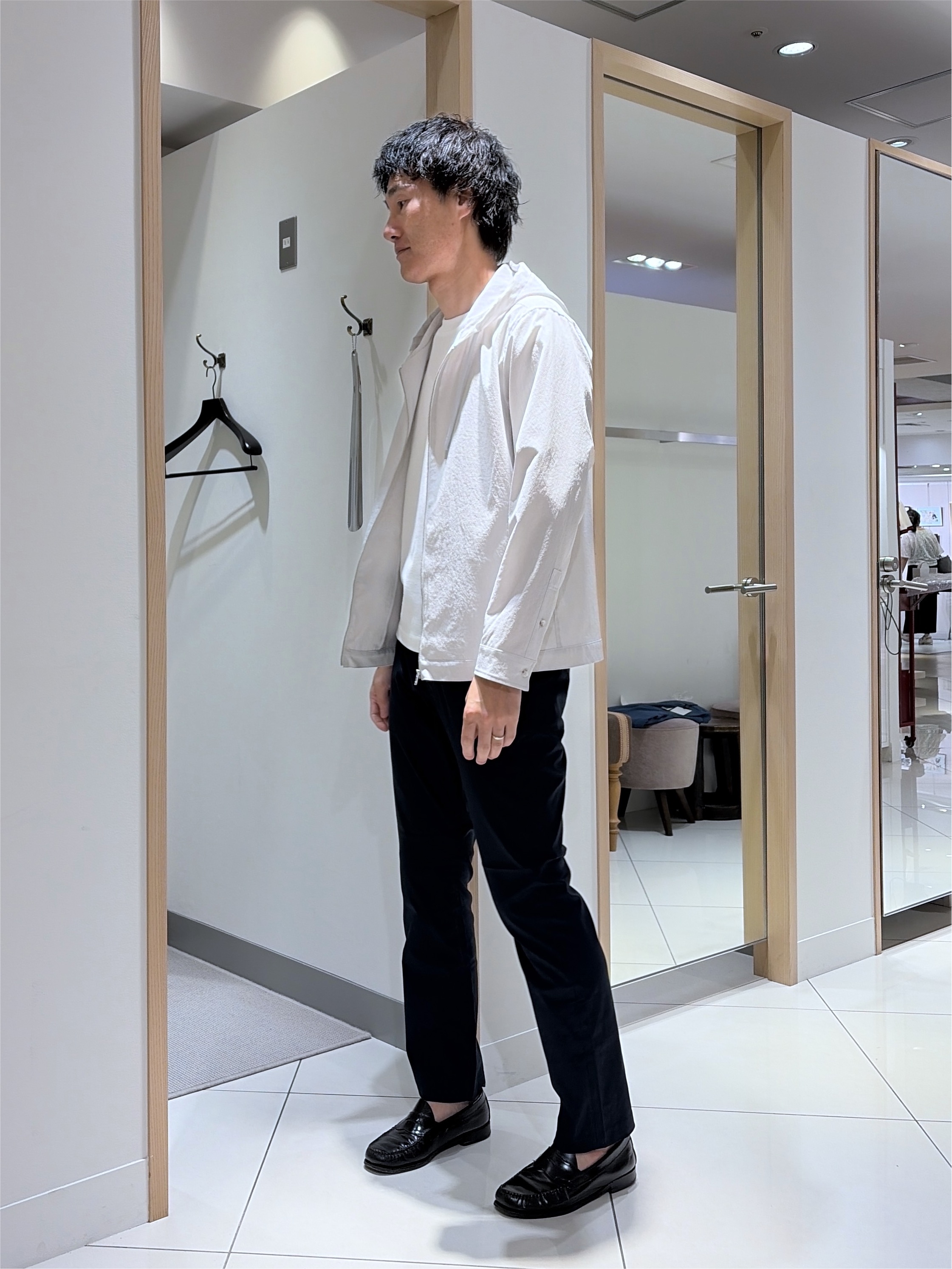 mutoさんの「TAKEO KIKUCHI｜【撥水・洗える・シワになりにくい】 リランチェ（R） フードブルゾン」を使ったコーディネート