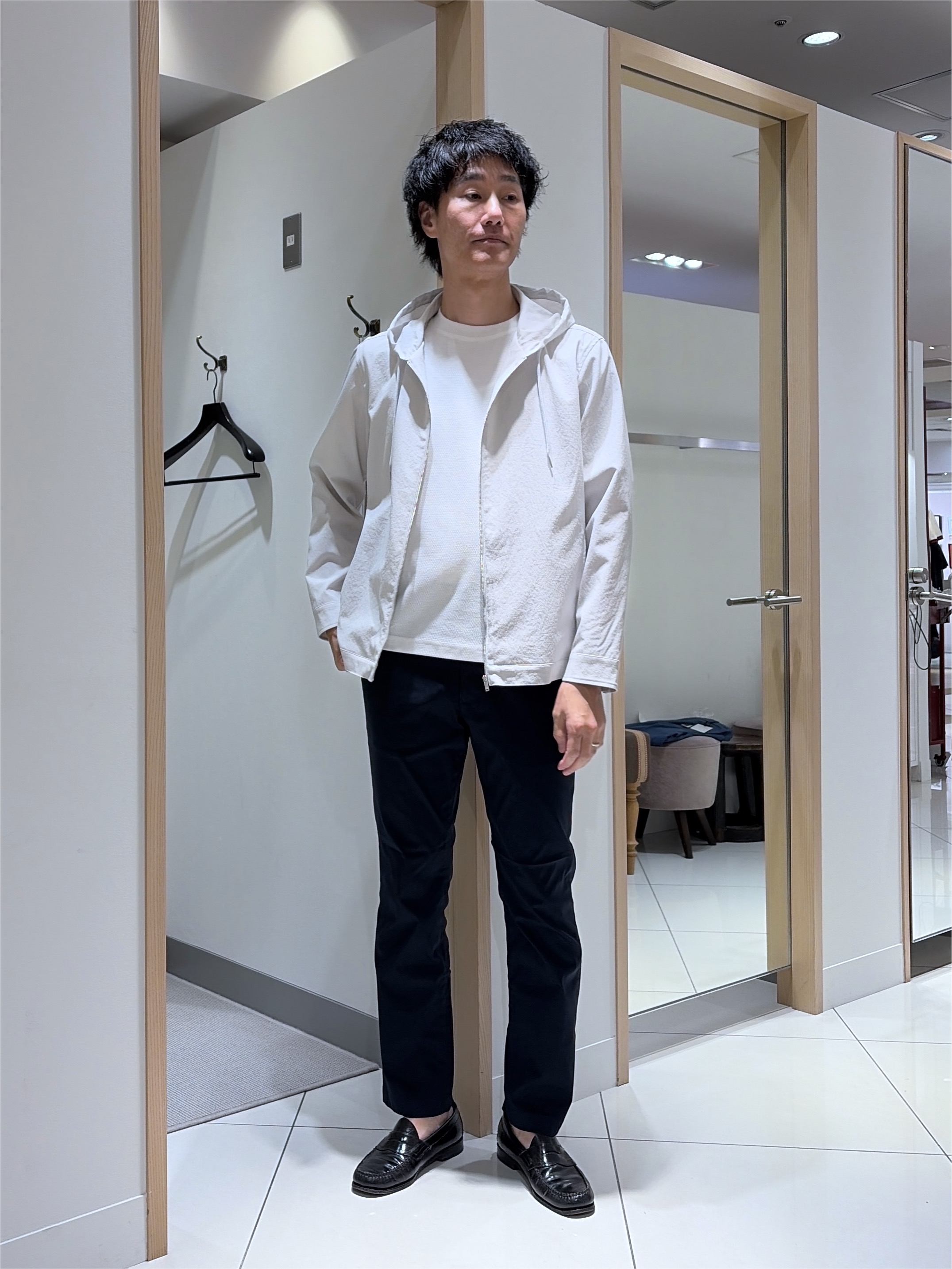 mutoさんの「TAKEO KIKUCHI｜【撥水・洗える・シワになりにくい】 リランチェ（R） フードブルゾン」を使ったコーディネート