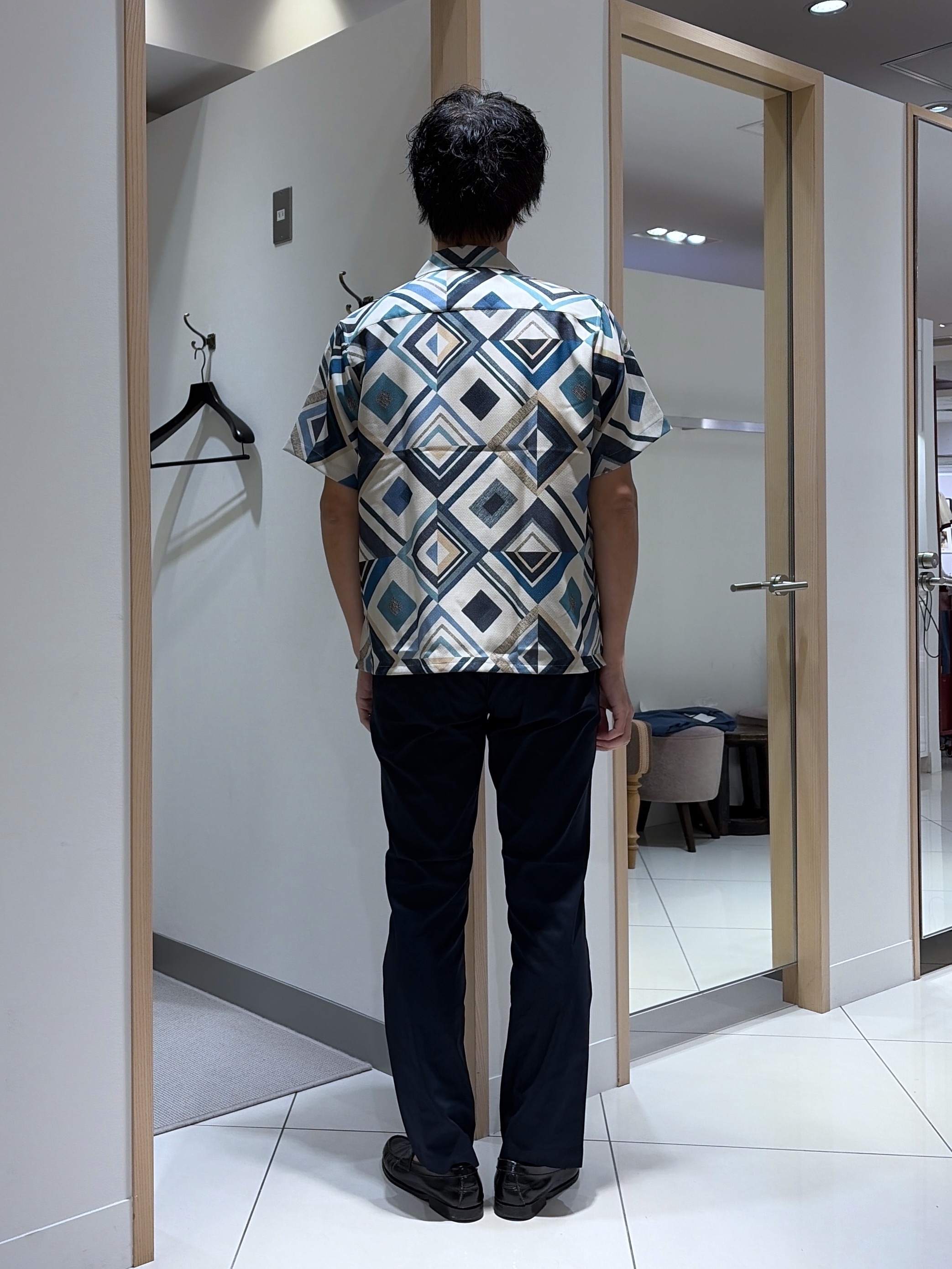 mutoさんの「TAKEO KIKUCHI｜【吸汗速乾】タイル柄プリント 半袖シャツ」を使ったコーディネート