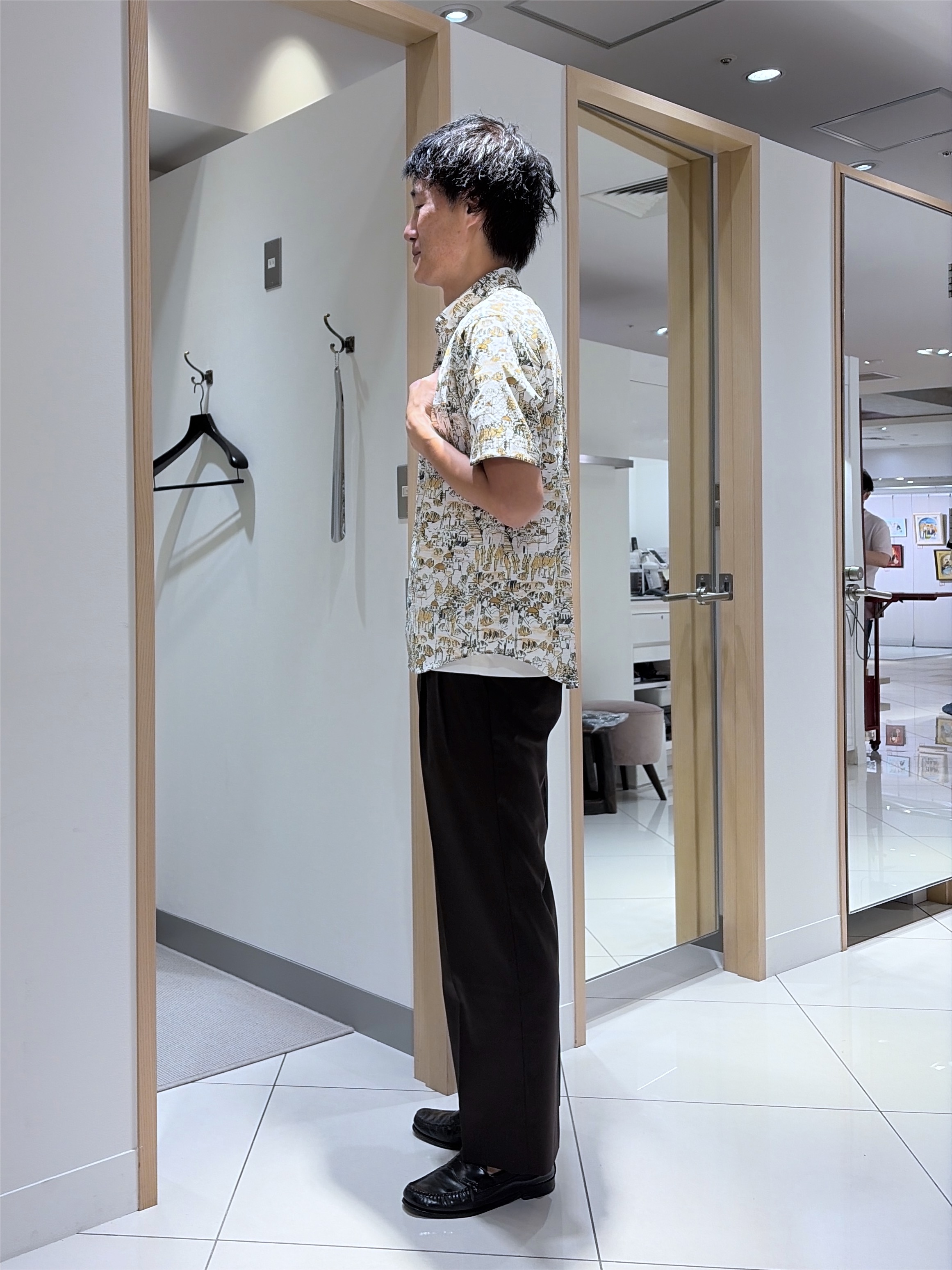mutoさんの「TAKEO KIKUCHI｜【日本製】JFP DotAir（R）リゾートプリント半袖シャツ」を使ったコーディネート