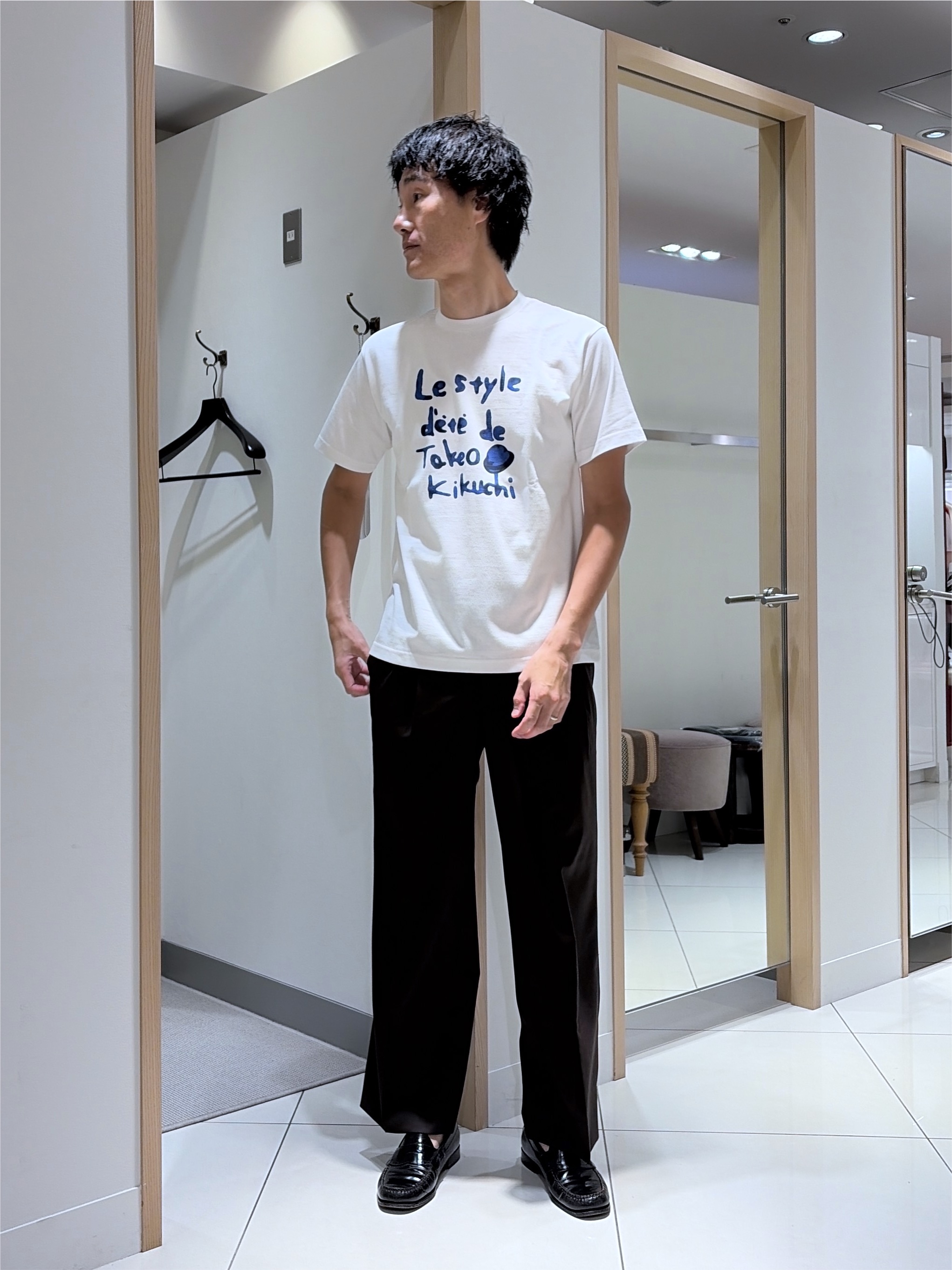 mutoさんの「TAKEO KIKUCHI｜水彩ペイント アートロゴTシャツ」を使ったコーディネート