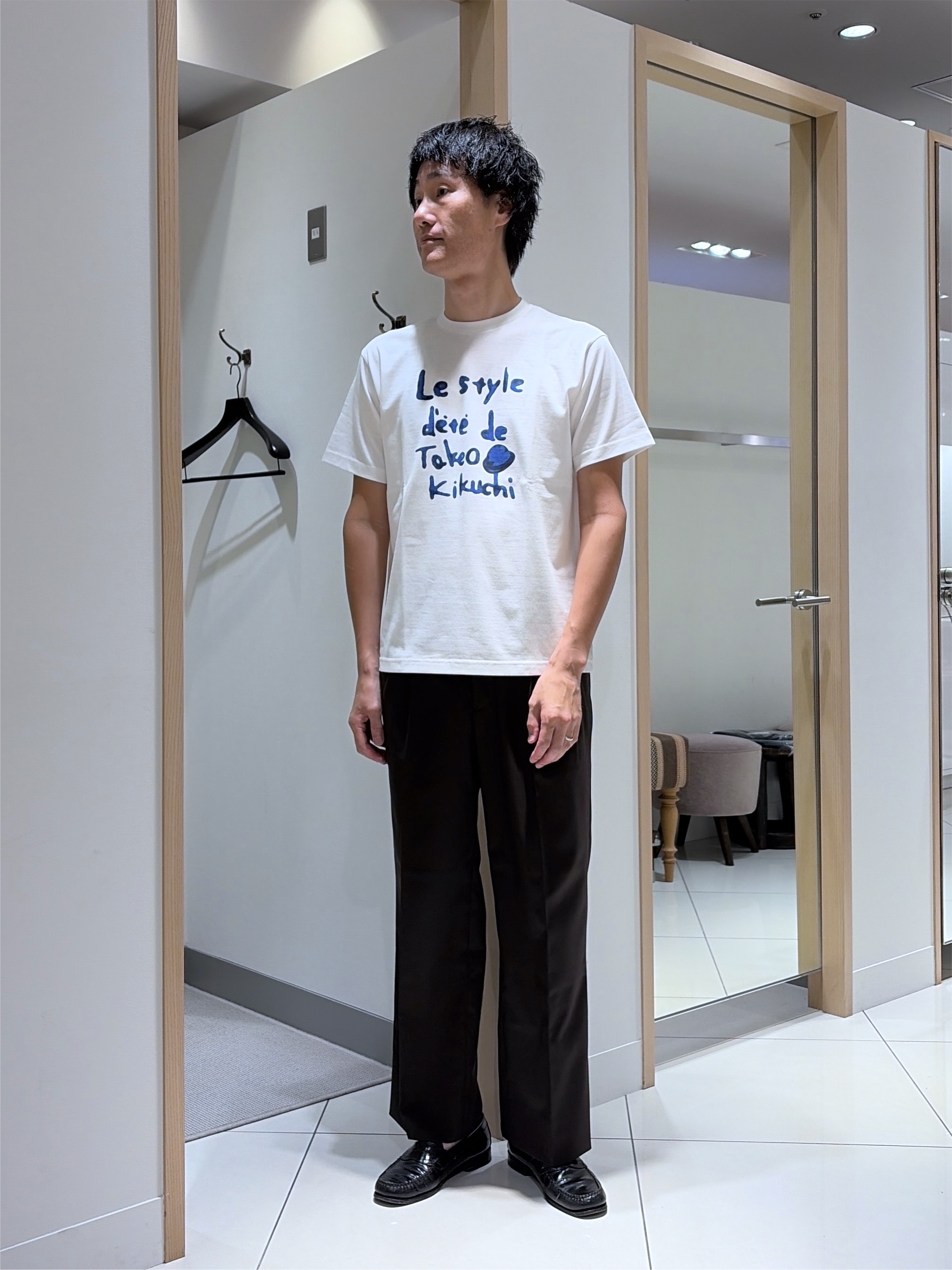 mutoさんの「TAKEO KIKUCHI｜水彩ペイント アートロゴTシャツ」を使ったコーディネート