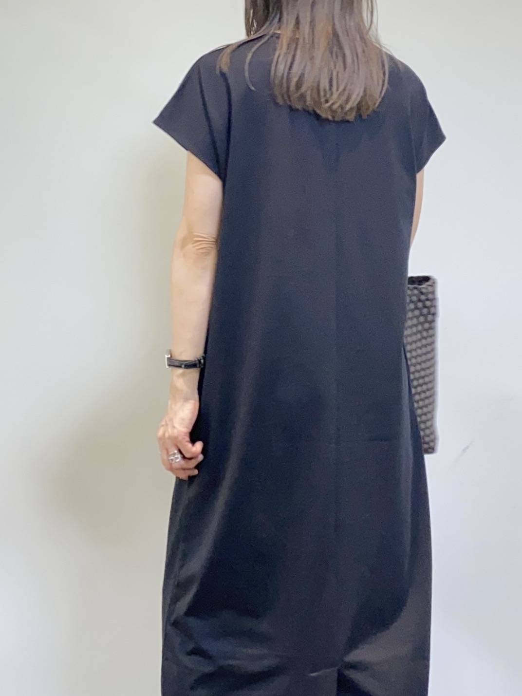 tomoさんの「UNTITLED｜【アンサンブル可/日除け・冷房対策】シアーレーヨンZIPカーディガン」を使ったコーディネート