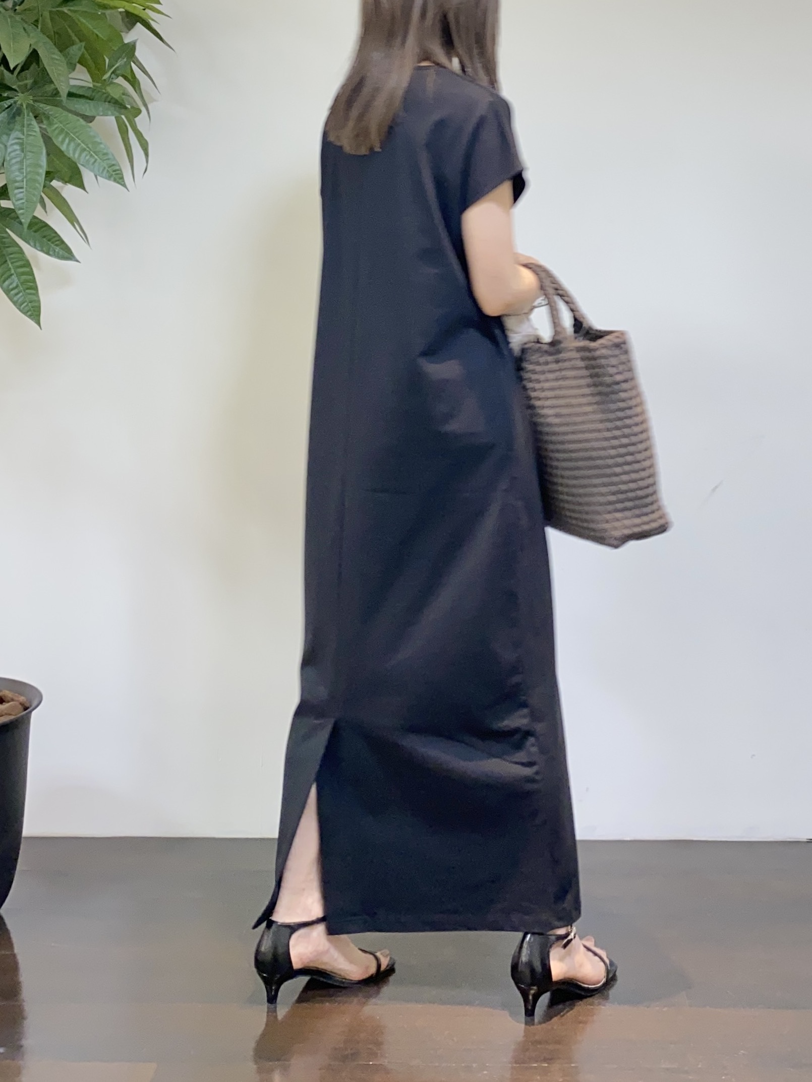tomoさんの「UNTITLED｜【アンサンブル可/日除け・冷房対策】シアーレーヨンZIPカーディガン」を使ったコーディネート