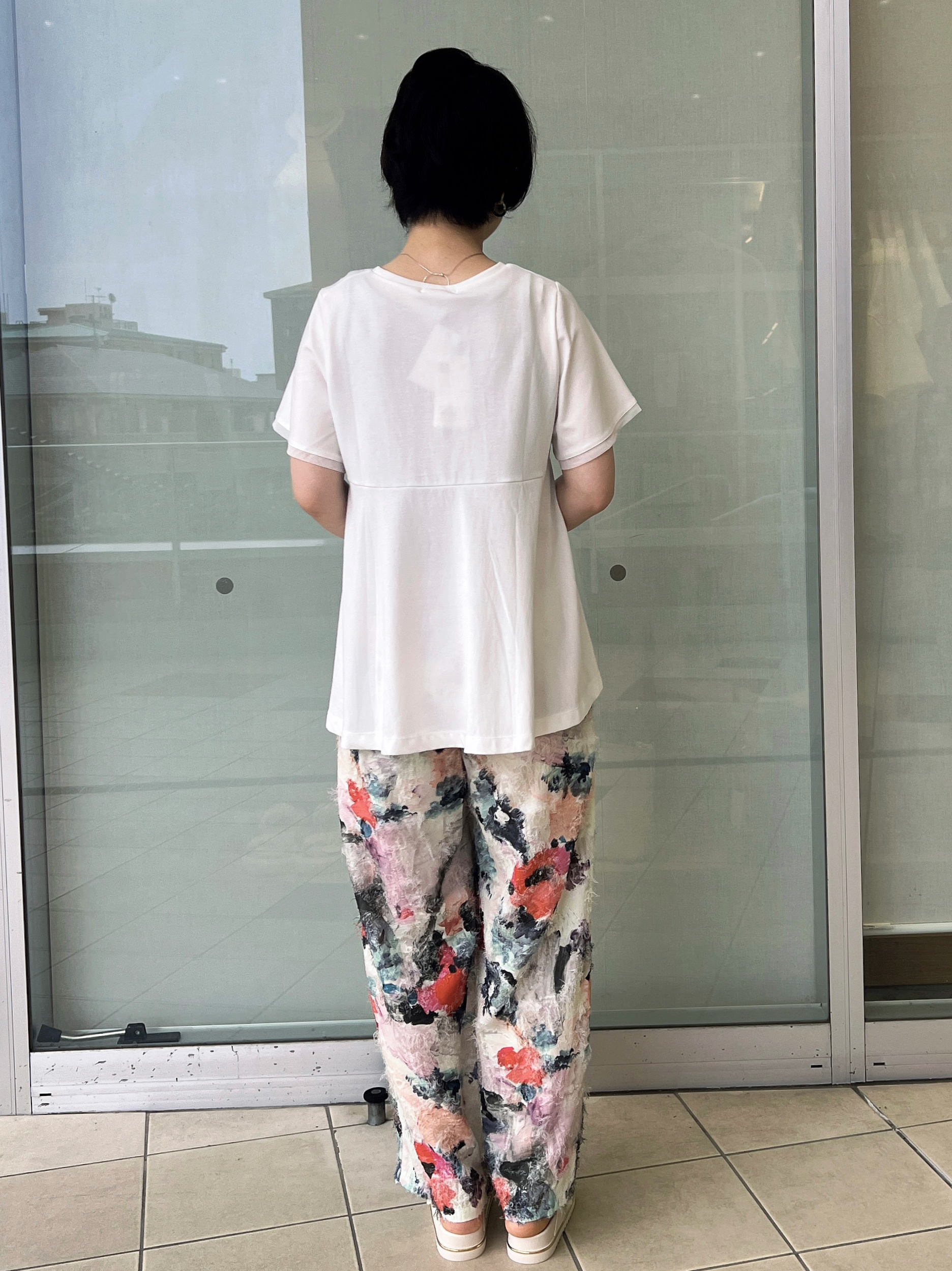 yo-koさんの「OPAQUE.CLIP｜【UVケア／接触冷感】スーパーアイス 袖チュールペプラムカットソー《洗濯機OK》」を使ったコーディネート