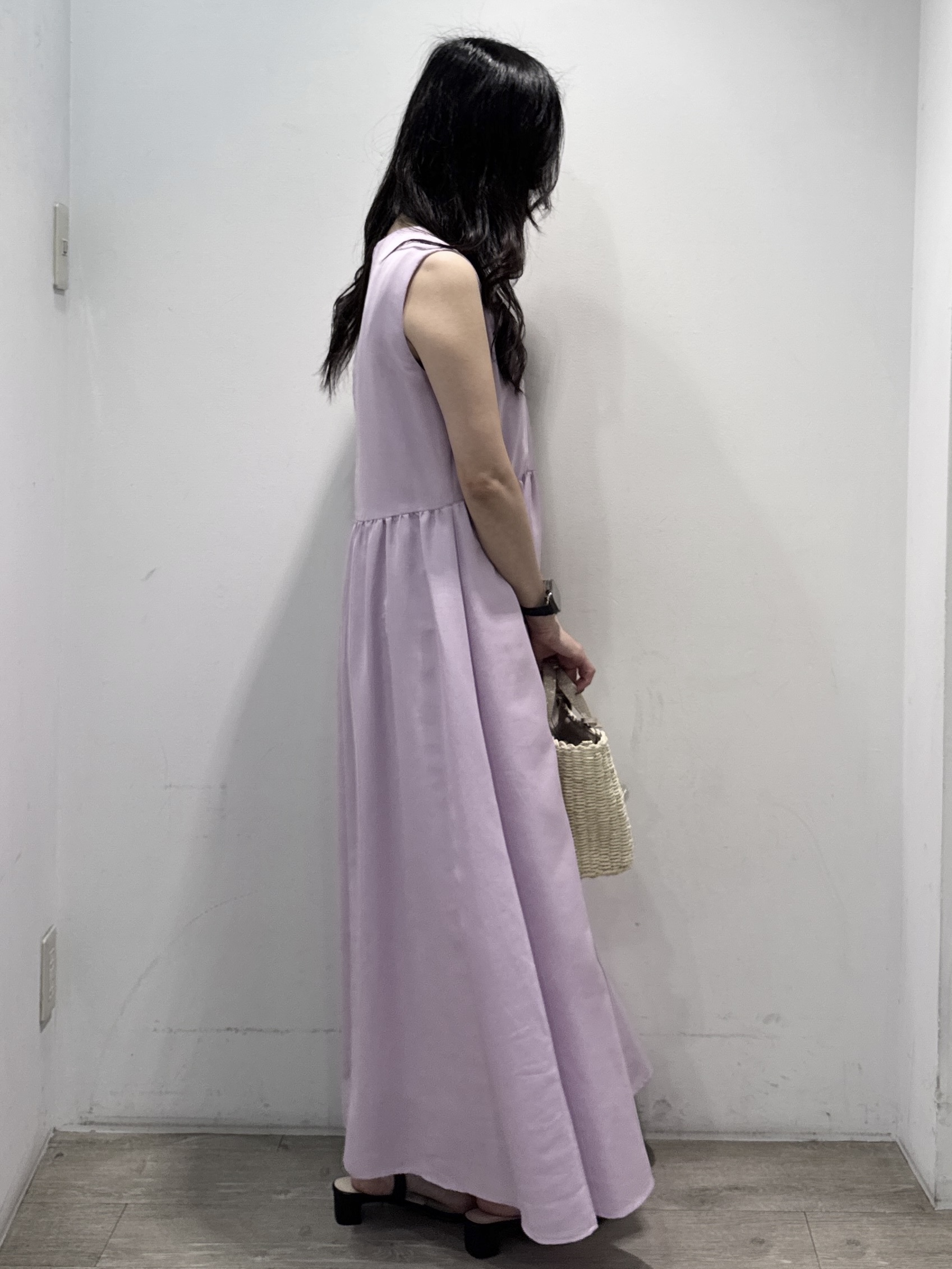 yuicciさんの「OPAQUE.CLIP｜【接触冷感】麻混シアーノースリーブワンピース《洗濯機OK》」を使ったコーディネート