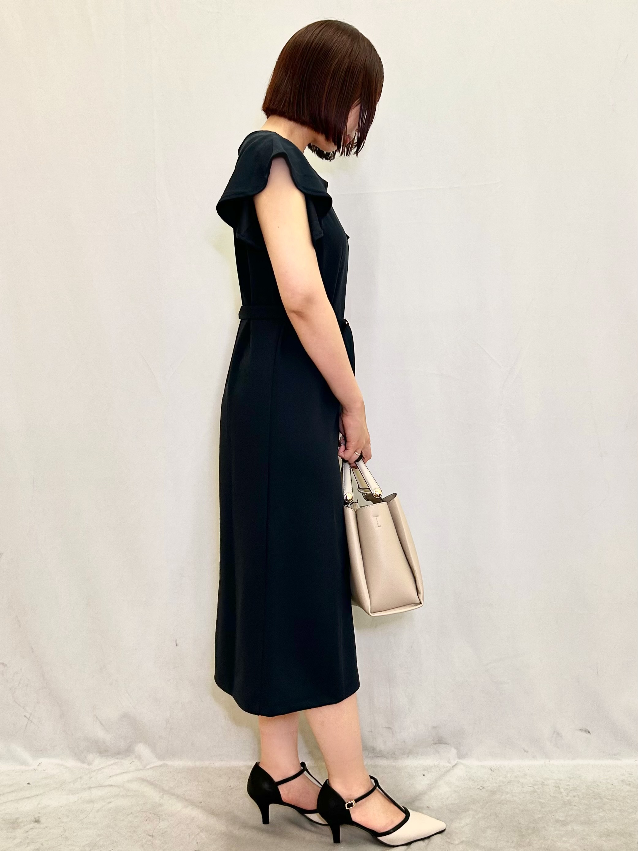 きららさんの「index｜【接触冷感／吸水速乾】キーネックフレアスリーブワンピース《UV／洗濯機OK／ストレッチ》」を使ったコーディネート