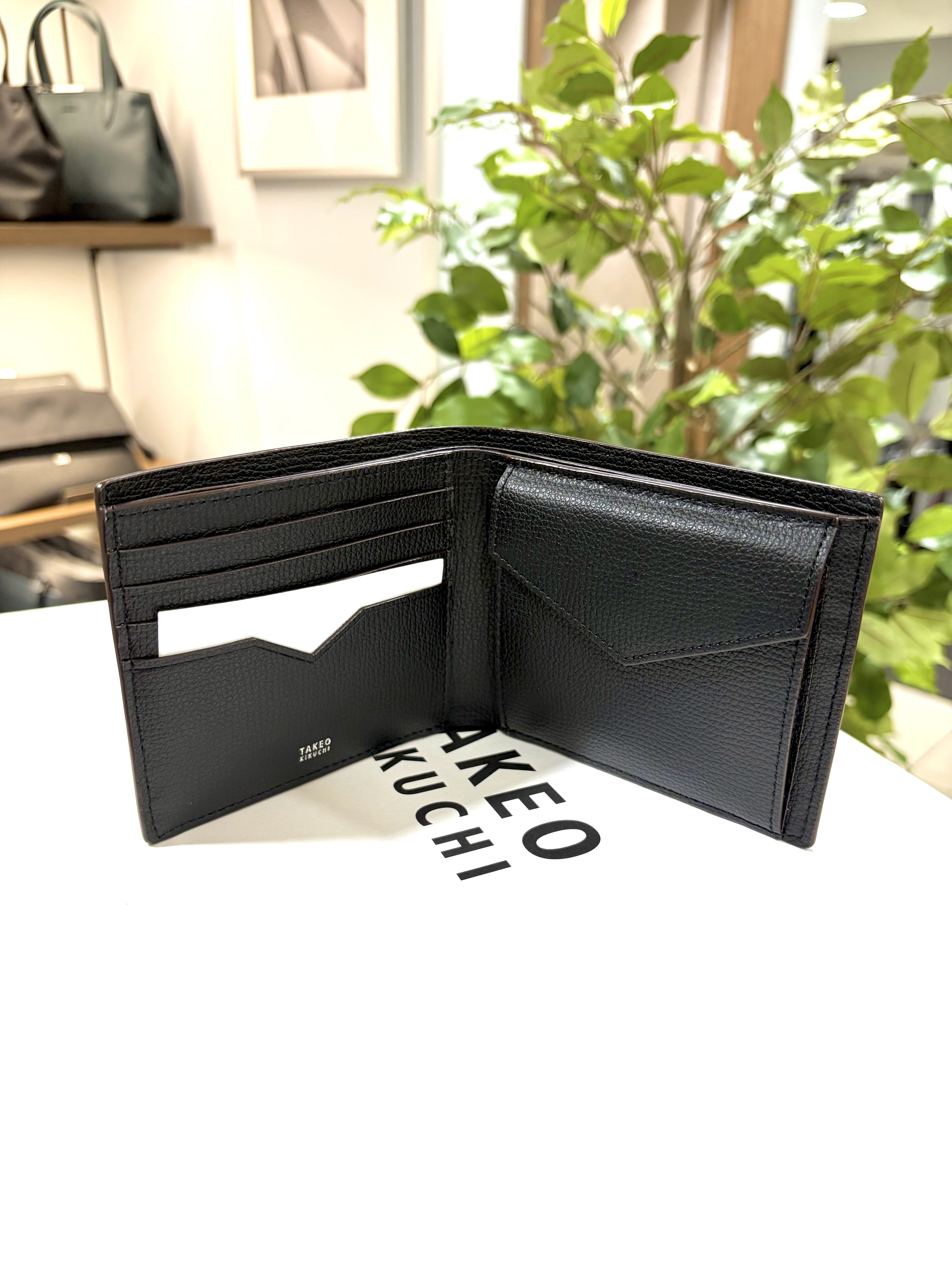 hiroさんの「TAKEO KIKUCHI｜クラシコ2つ折り財布」を使ったコーディネート