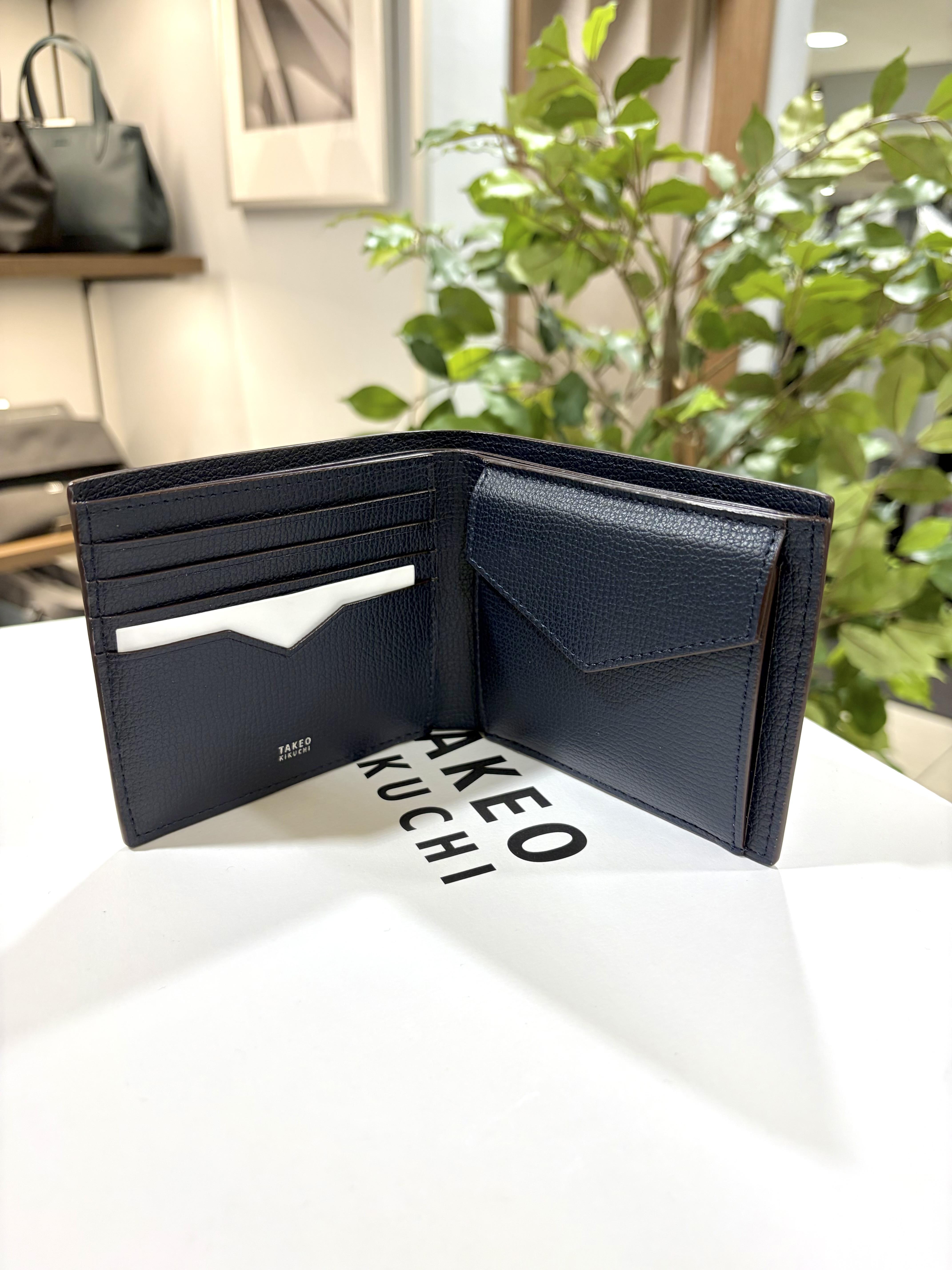 hiroさんの「TAKEO KIKUCHI｜クラシコ2つ折り財布」を使ったコーディネート