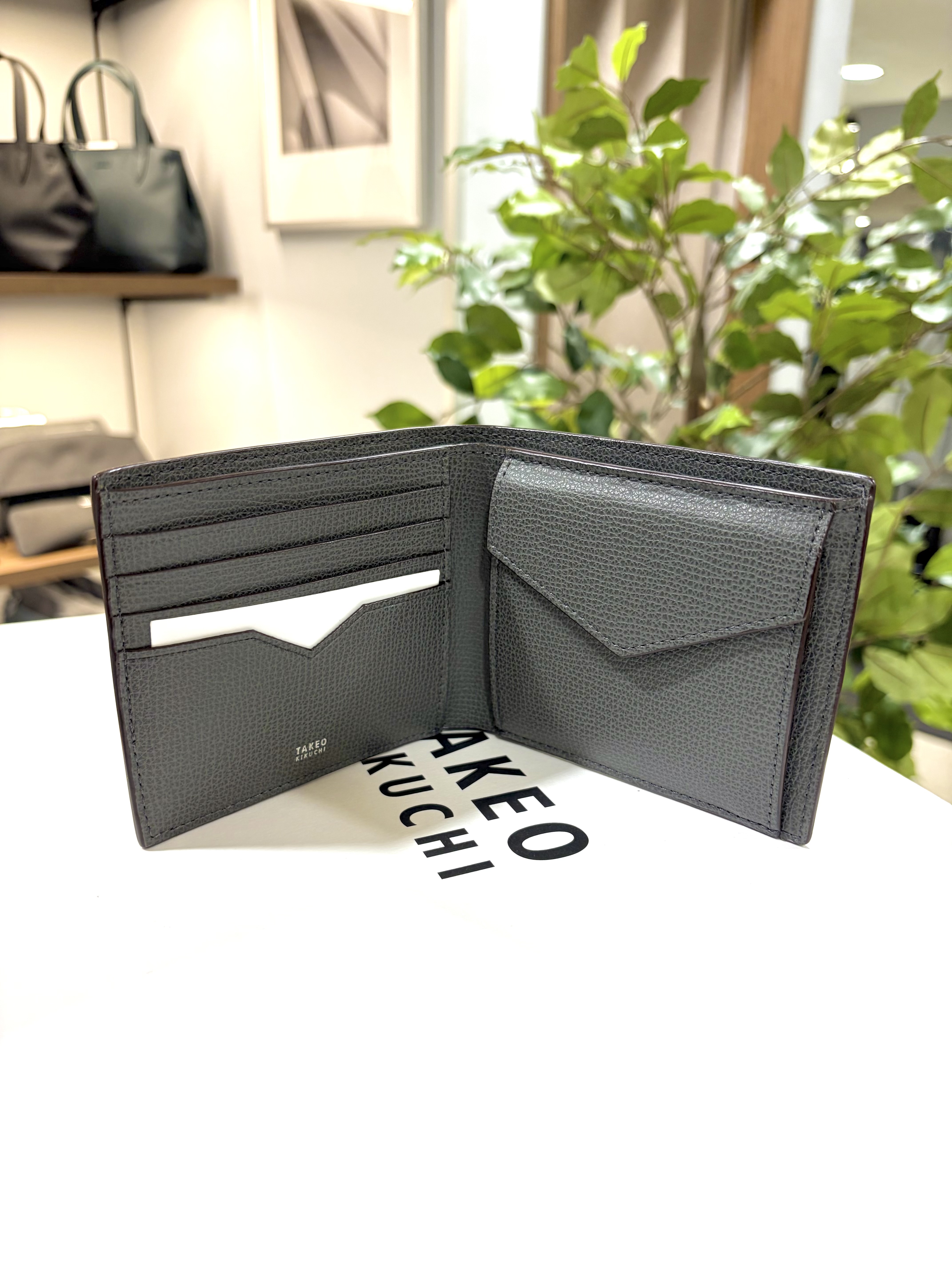 hiroさんの「TAKEO KIKUCHI｜クラシコ2つ折り財布」を使ったコーディネート