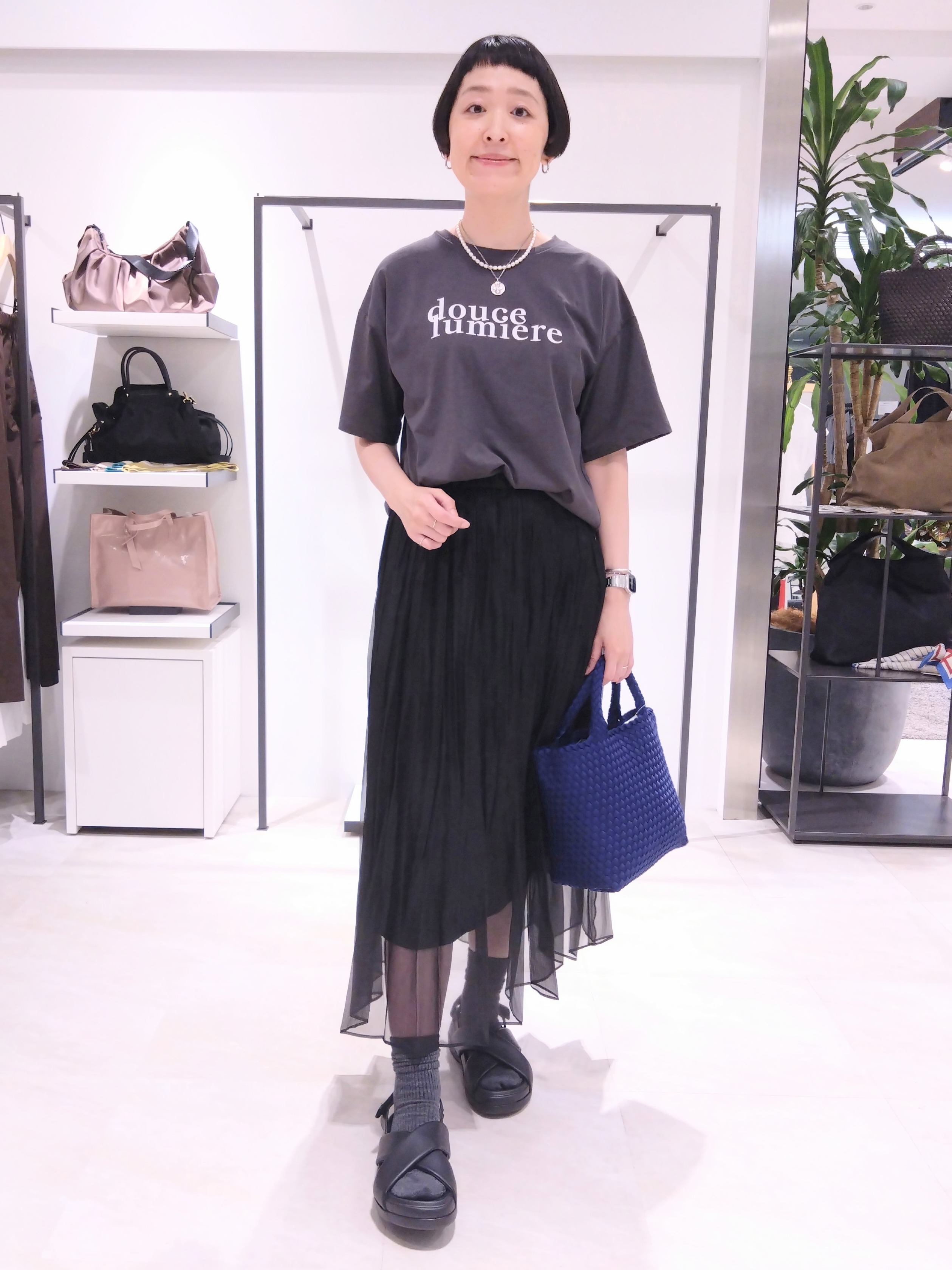 まちこさんの「UNTITLED｜コットンロゴTシャツ」を使ったコーディネート
