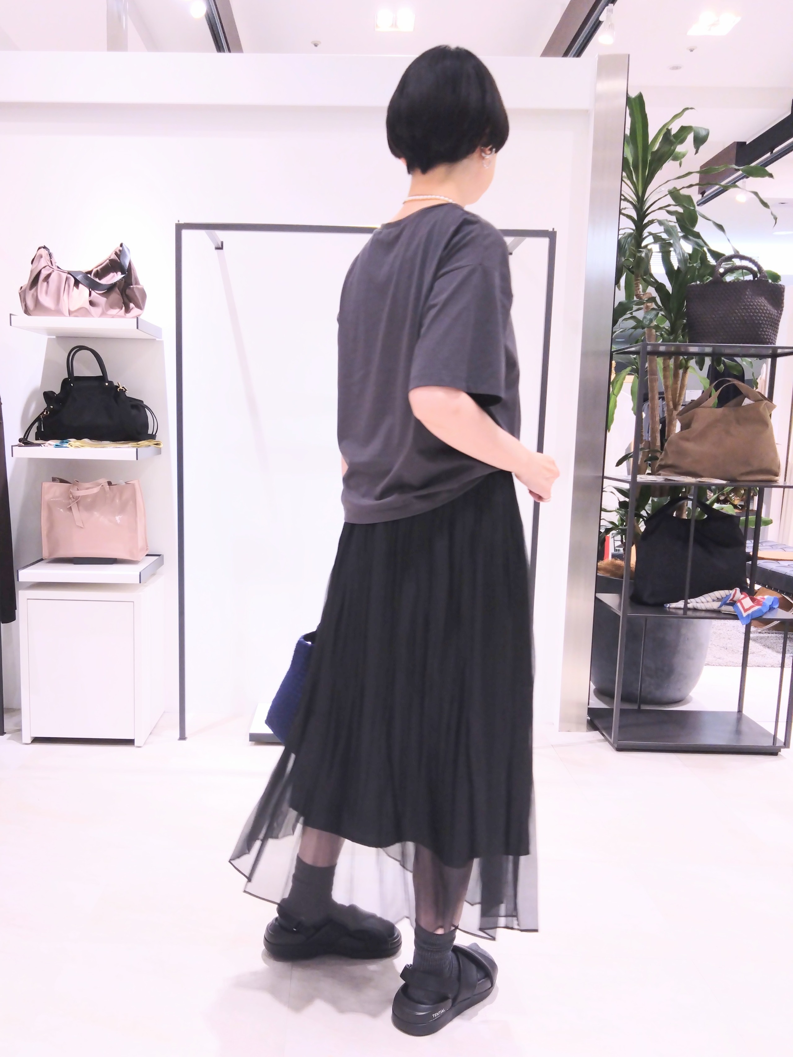 まちこさんの「UNTITLED｜コットンロゴTシャツ」を使ったコーディネート