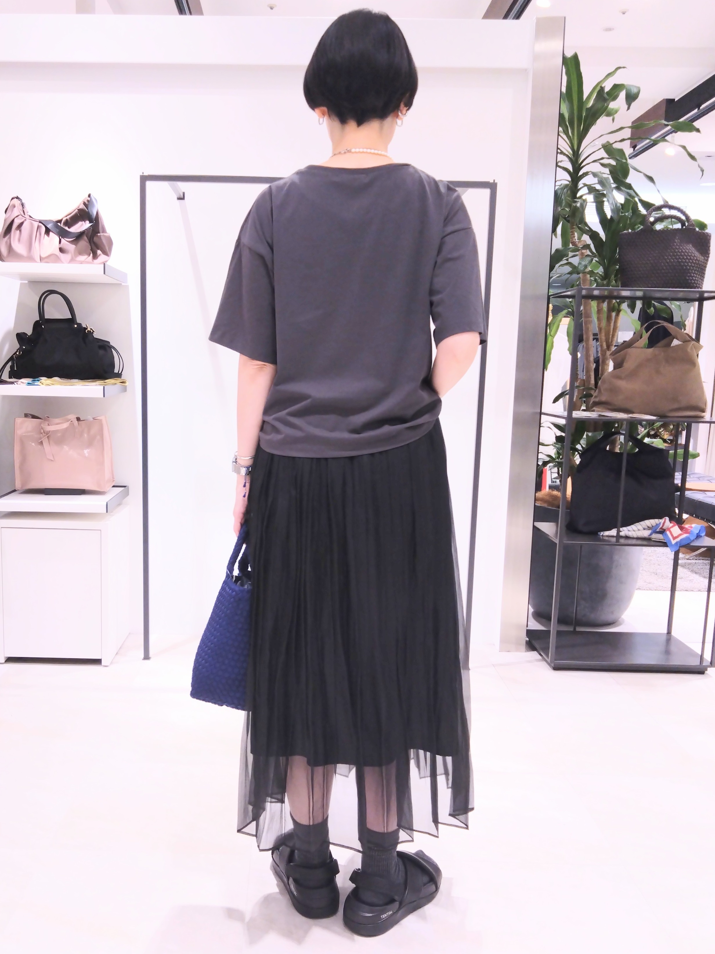 まちこさんの「UNTITLED｜コットンロゴTシャツ」を使ったコーディネート