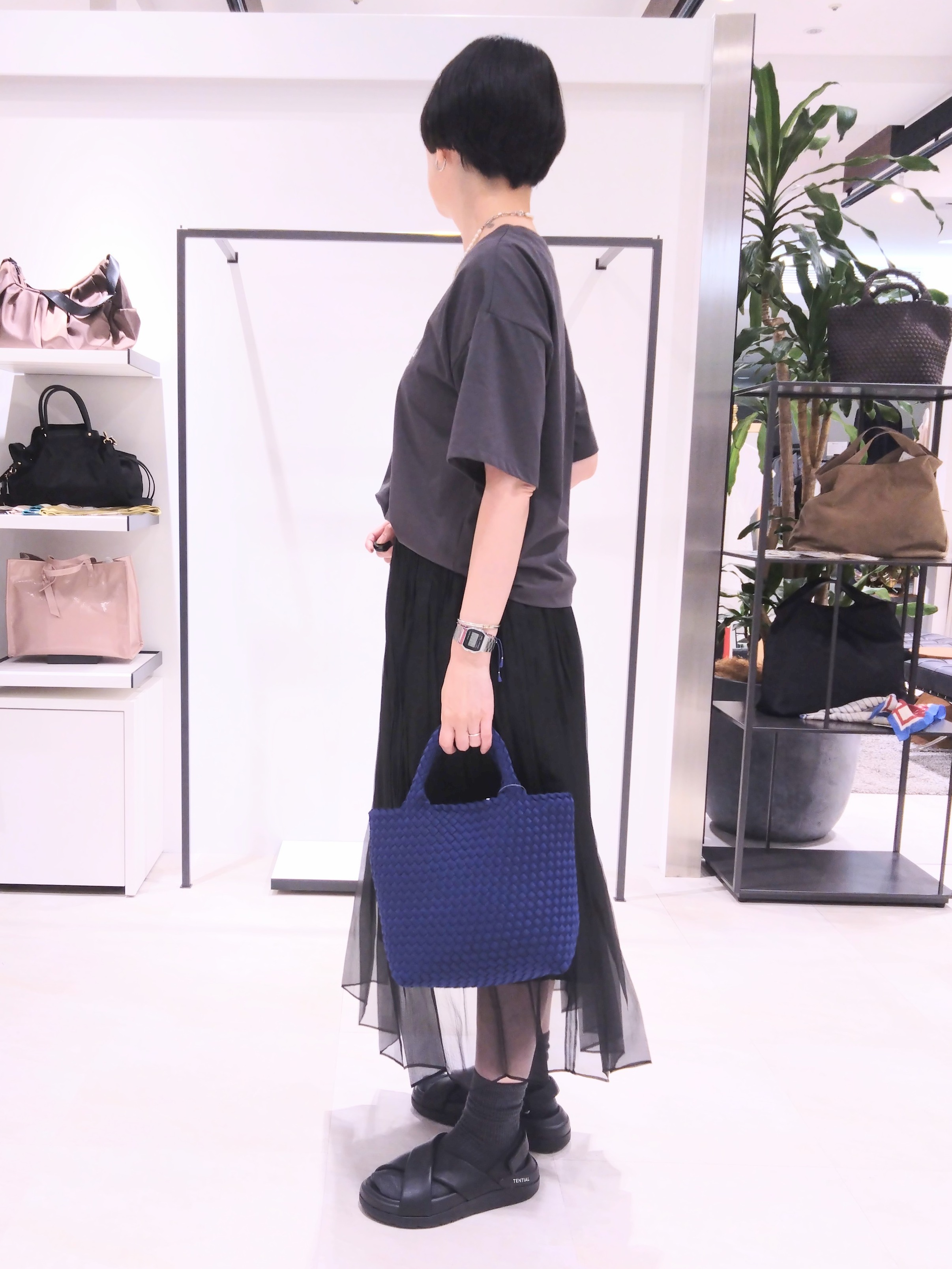まちこさんの「UNTITLED｜コットンロゴTシャツ」を使ったコーディネート