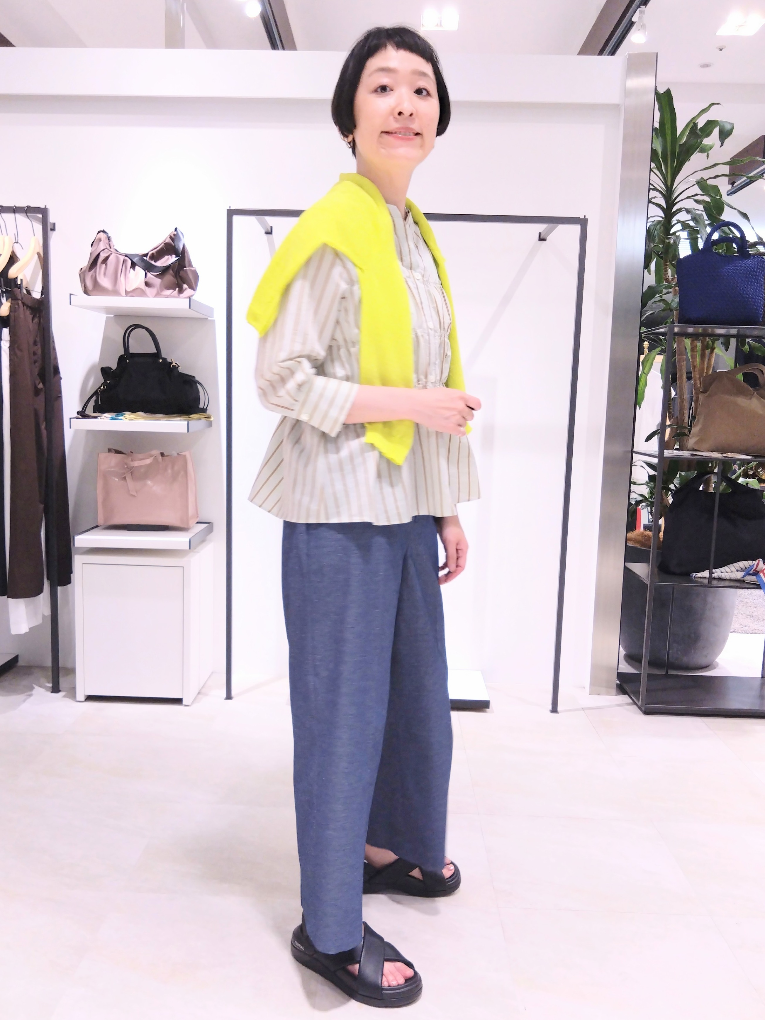 まちこさんの「UNTITLED｜ストライプシャーリングブラウス」を使ったコーディネート