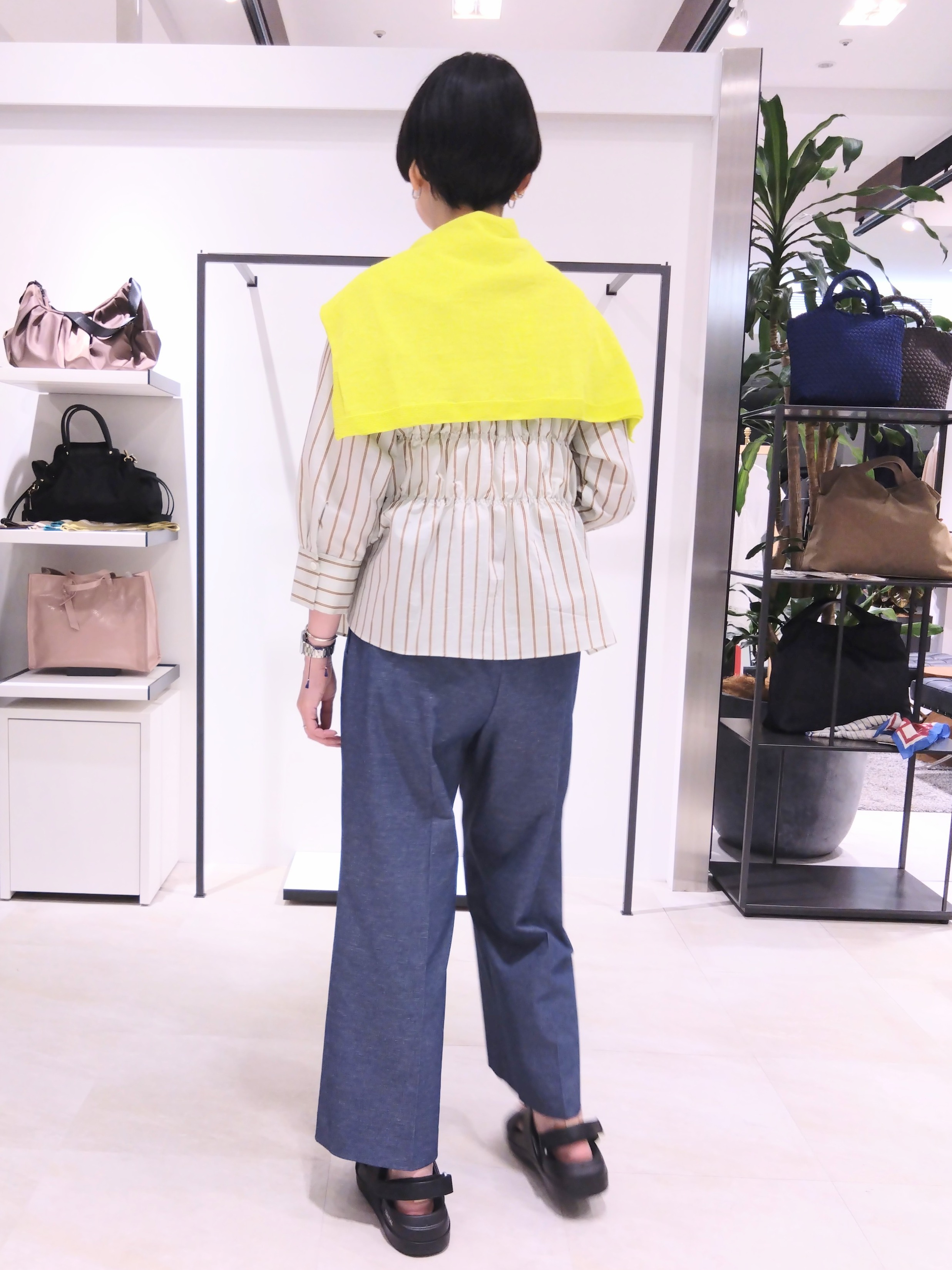 まちこさんの「UNTITLED｜ストライプシャーリングブラウス」を使ったコーディネート
