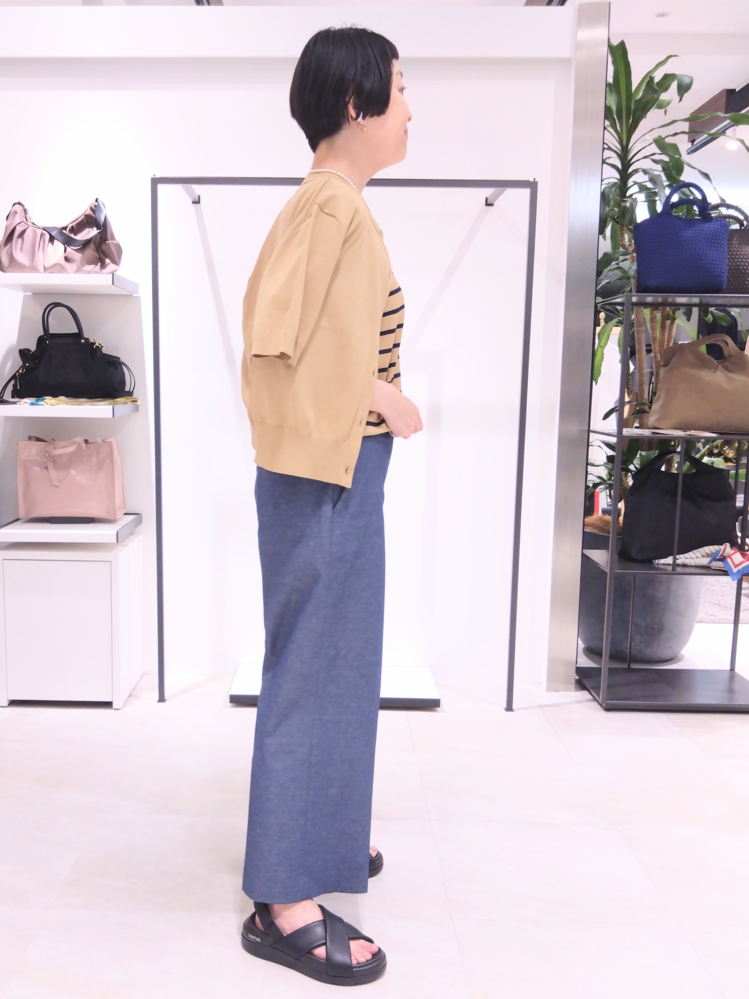 まちこさんの「UNTITLED｜【前後2WAY】ドライタッチコットンプルオーバー」を使ったコーディネート