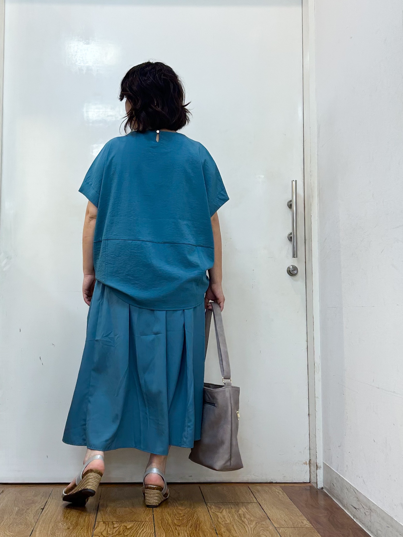 haruさんの「SHOO･LA･RUE｜【洗濯機可/セットアップ可】軽凛(かろりん) ひんやり切替コクーントップス」を使ったコーディネート