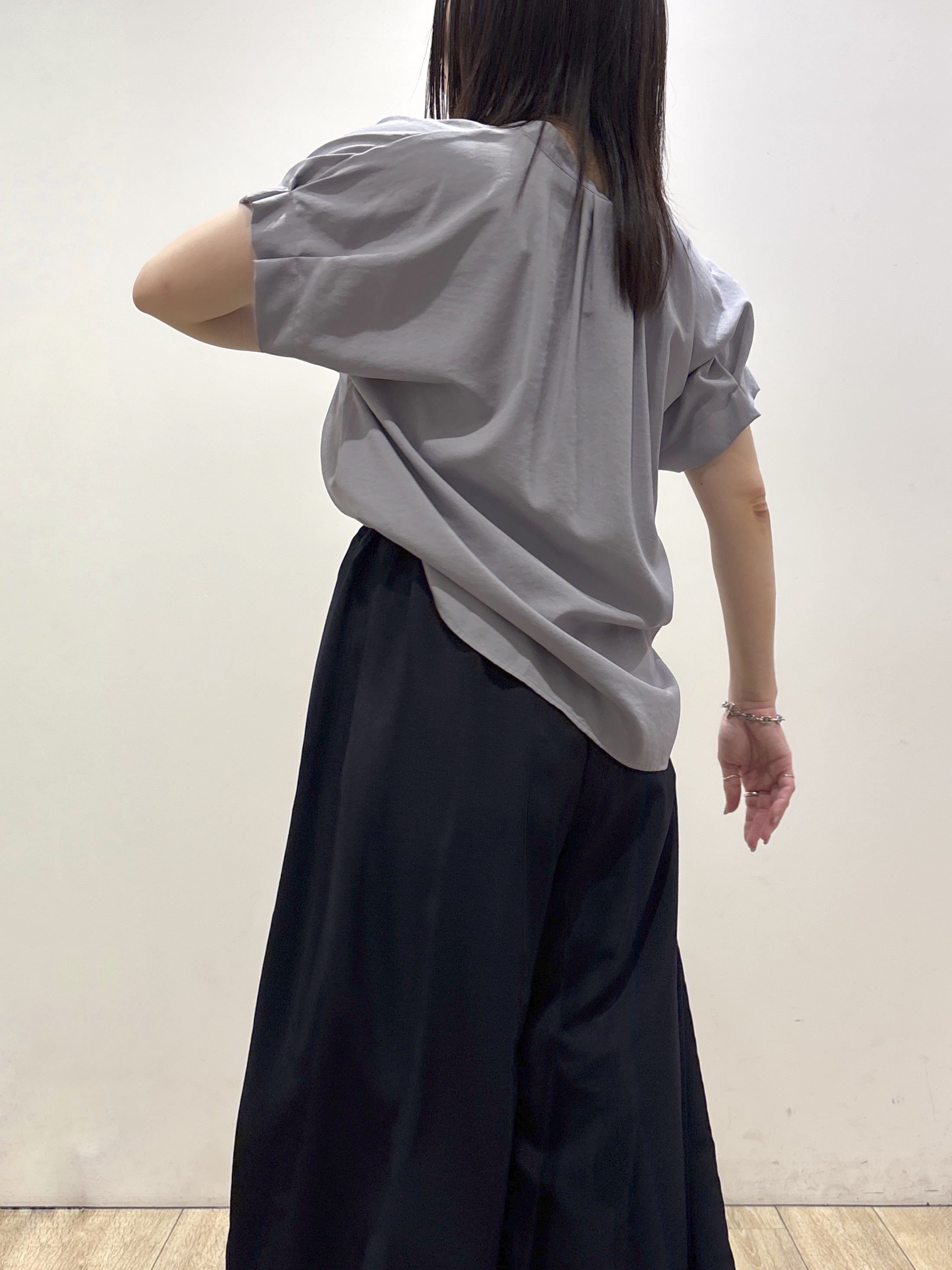 mameさんの「index｜【接触冷感／吸水速乾】タックスキッパーブラウス《防シワ／イージーアイロン／洗濯機OK／9col》」を使ったコーディネート