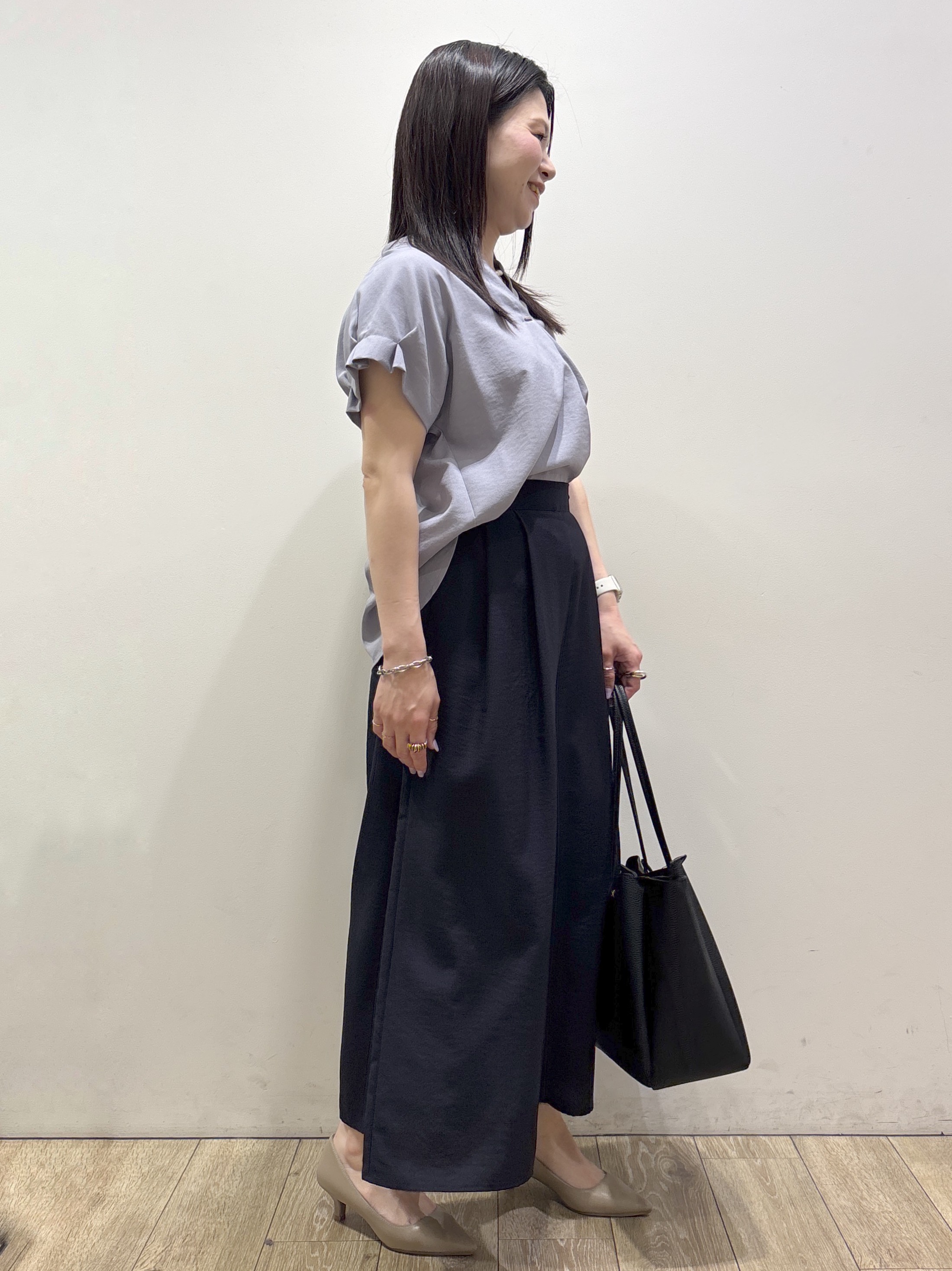 mameさんの「index｜【接触冷感／吸水速乾】タックスキッパーブラウス《防シワ／イージーアイロン／洗濯機OK／9col》」を使ったコーディネート