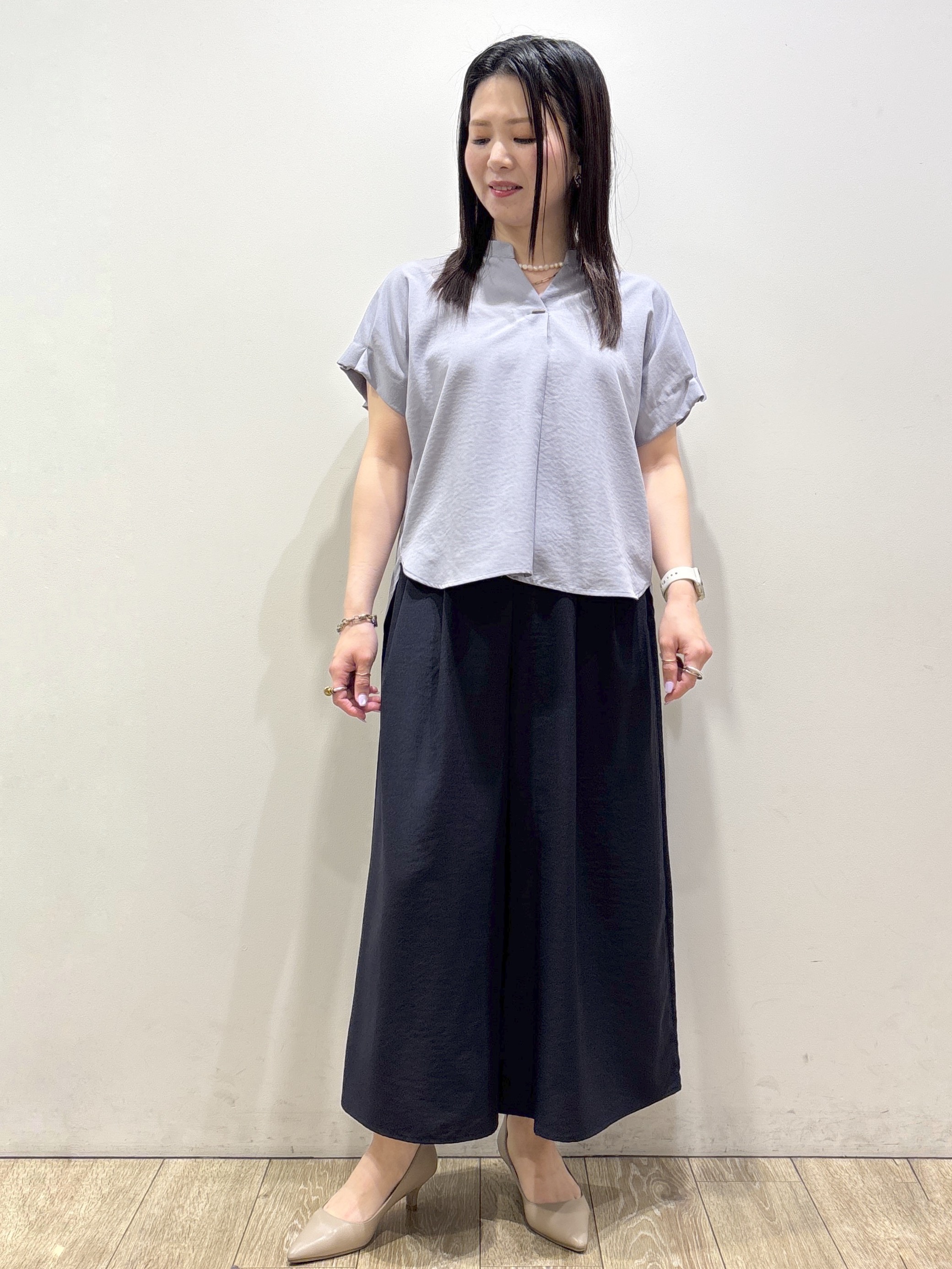 mameさんの「index｜【接触冷感／吸水速乾】タックスキッパーブラウス《防シワ／イージーアイロン／洗濯機OK／9col》」を使ったコーディネート
