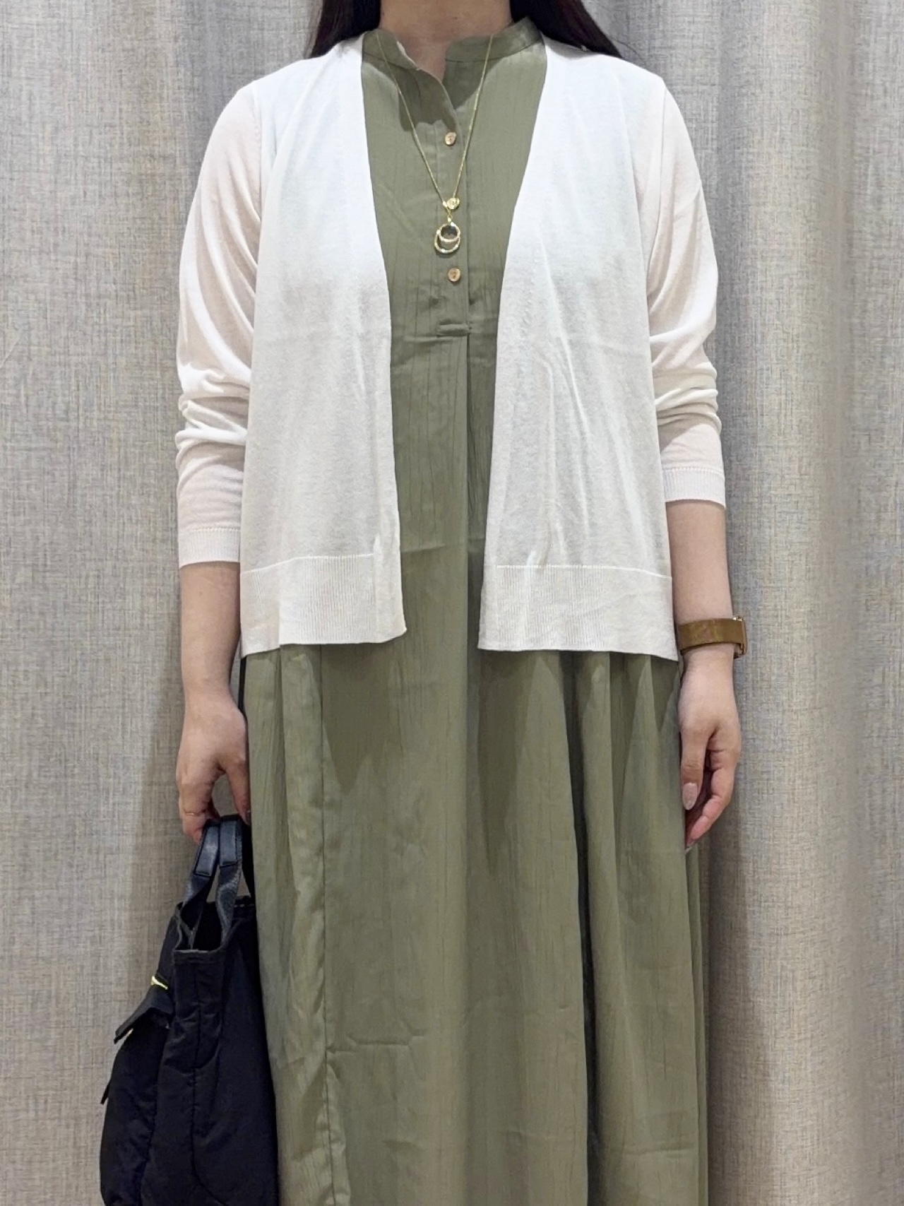 minamiさんの「grove｜高評価！【接触冷感／UVカットetc】ベーシックショートカーディガン」を使ったコーディネート