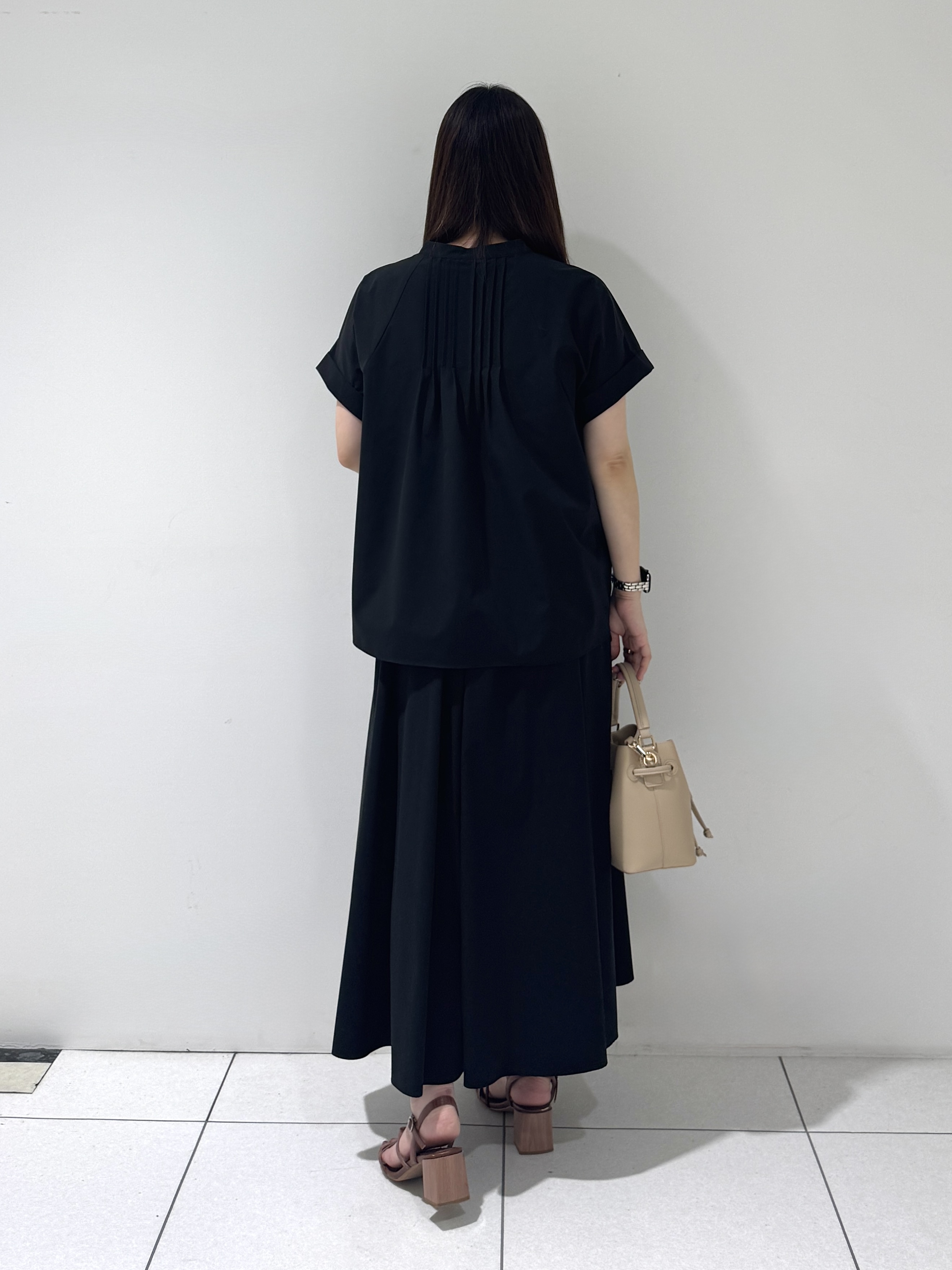 そんさんの「INDIVI｜【撥水／UVケア／SETUP可能】軽量タックスキッパーブラウス」を使ったコーディネート