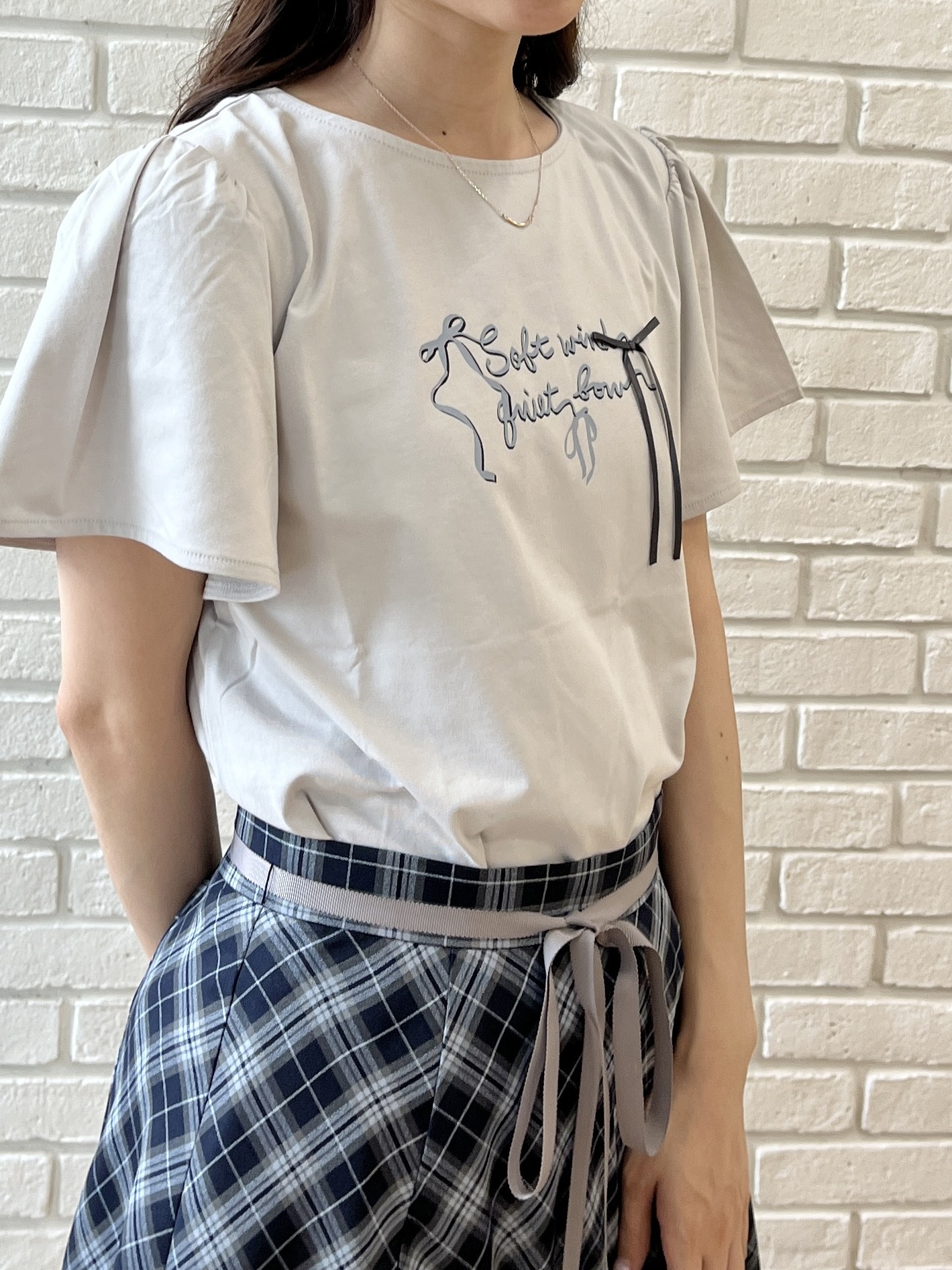はばさんの「Couture brooch｜リボンロゴTシャツ」を使ったコーディネート