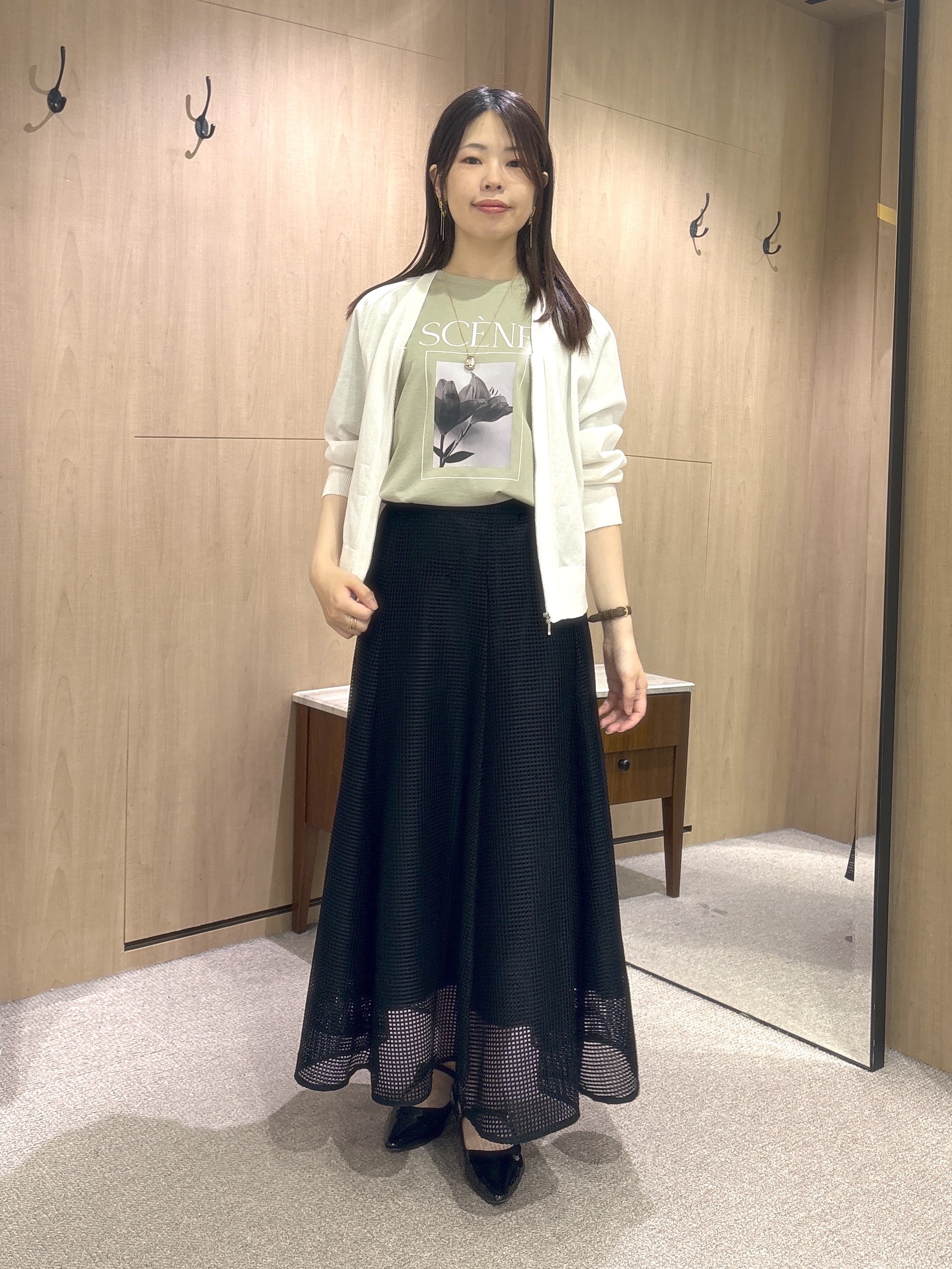 asamiさんの「UNTITLED｜【アンサンブル可/日除け・冷房対策】シアーレーヨンZIPカーディガン」を使ったコーディネート