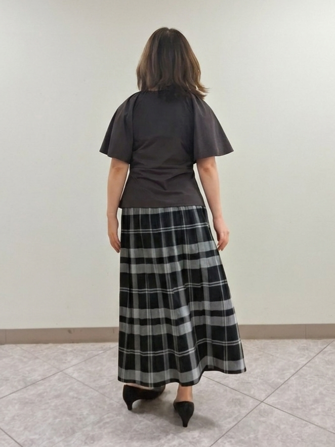 S.xuliさんの「Reflect｜【UVカット／接触冷感／吸水速乾】フレアスリーブペプラムカットソー」を使ったコーディネート