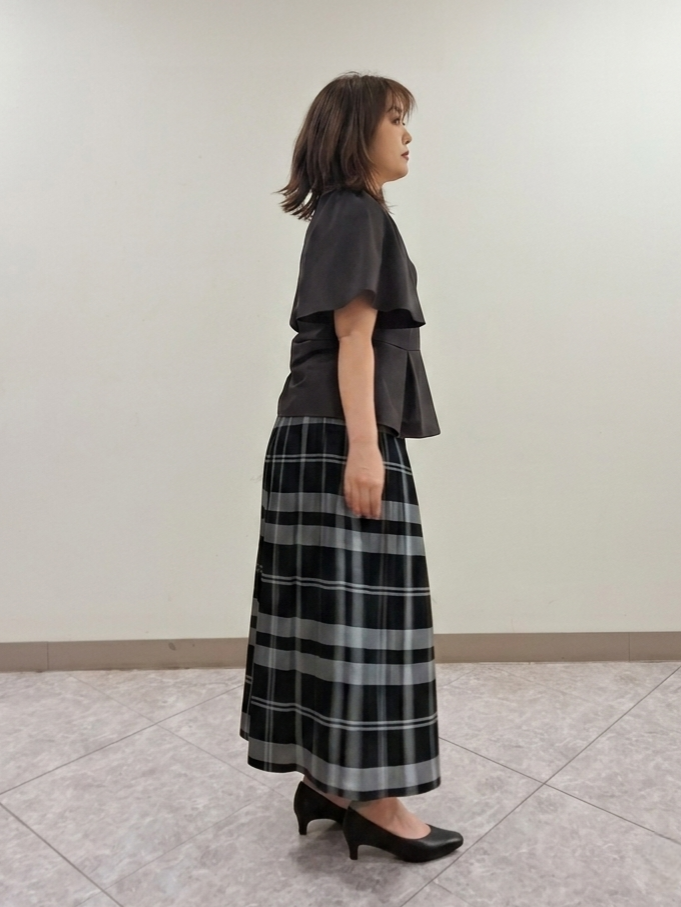 S.xuliさんの「Reflect｜【UVカット／接触冷感／吸水速乾】フレアスリーブペプラムカットソー」を使ったコーディネート