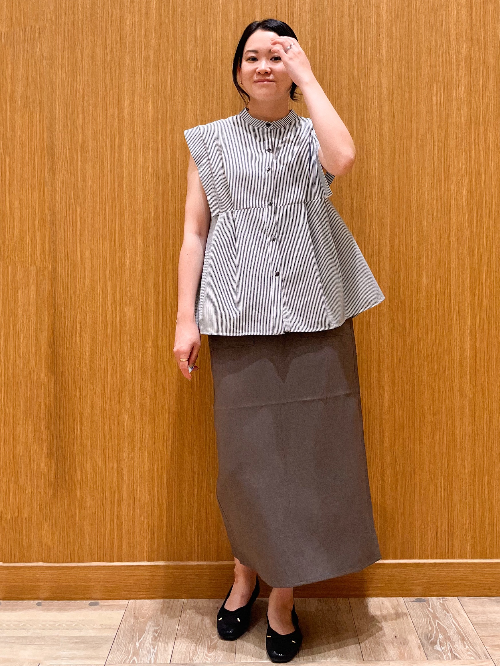aさんの「OPAQUE.CLIP｜『STORY Web7月掲載』ペプラムブラウス《通気性／吸水速乾／UVケア／防シワ／洗濯機OK》」を使ったコーディネート
