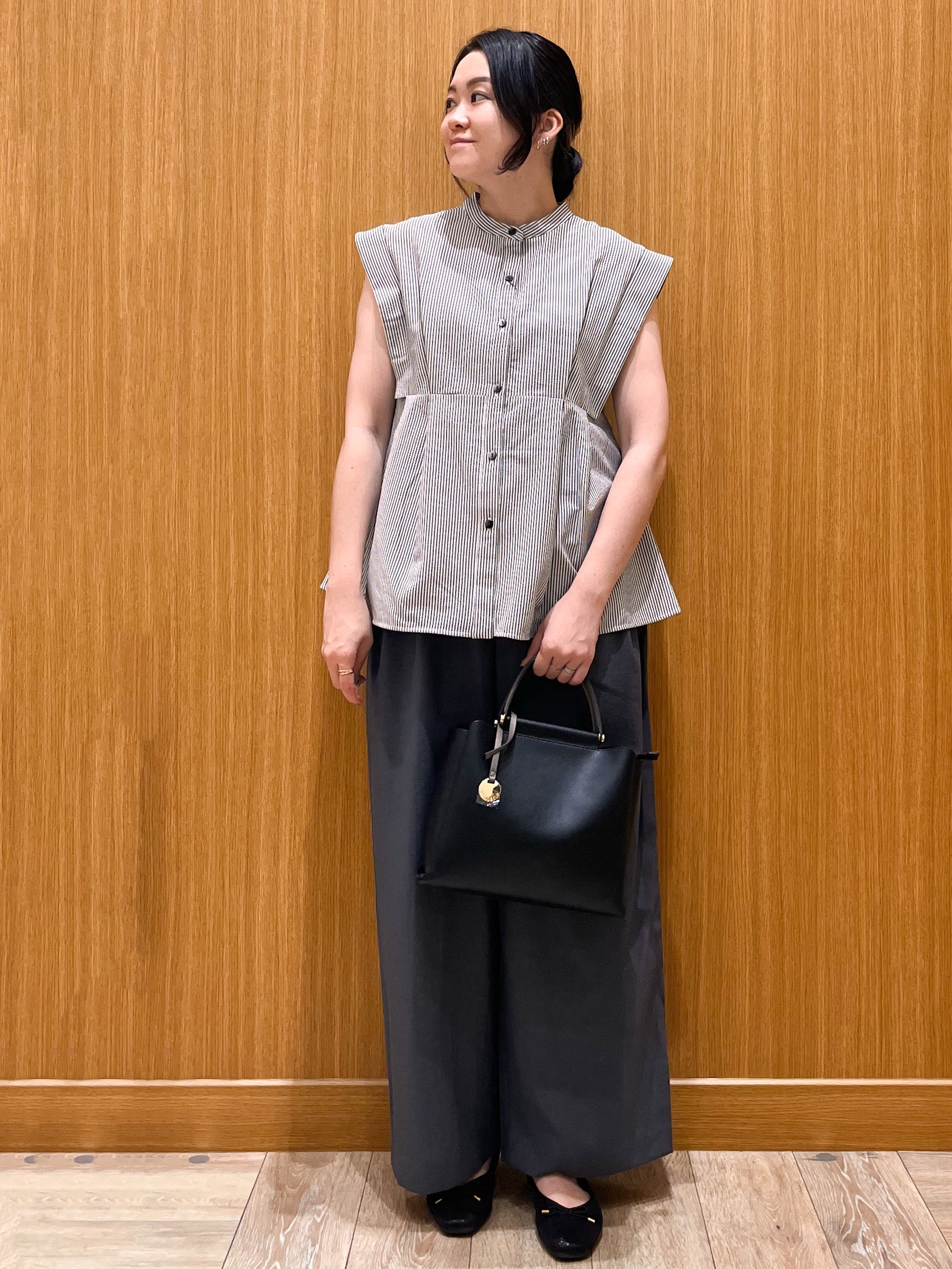 aさんの「OPAQUE.CLIP｜『STORY Web7月掲載』ペプラムブラウス《通気性／吸水速乾／UVケア／防シワ／洗濯機OK》」を使ったコーディネート
