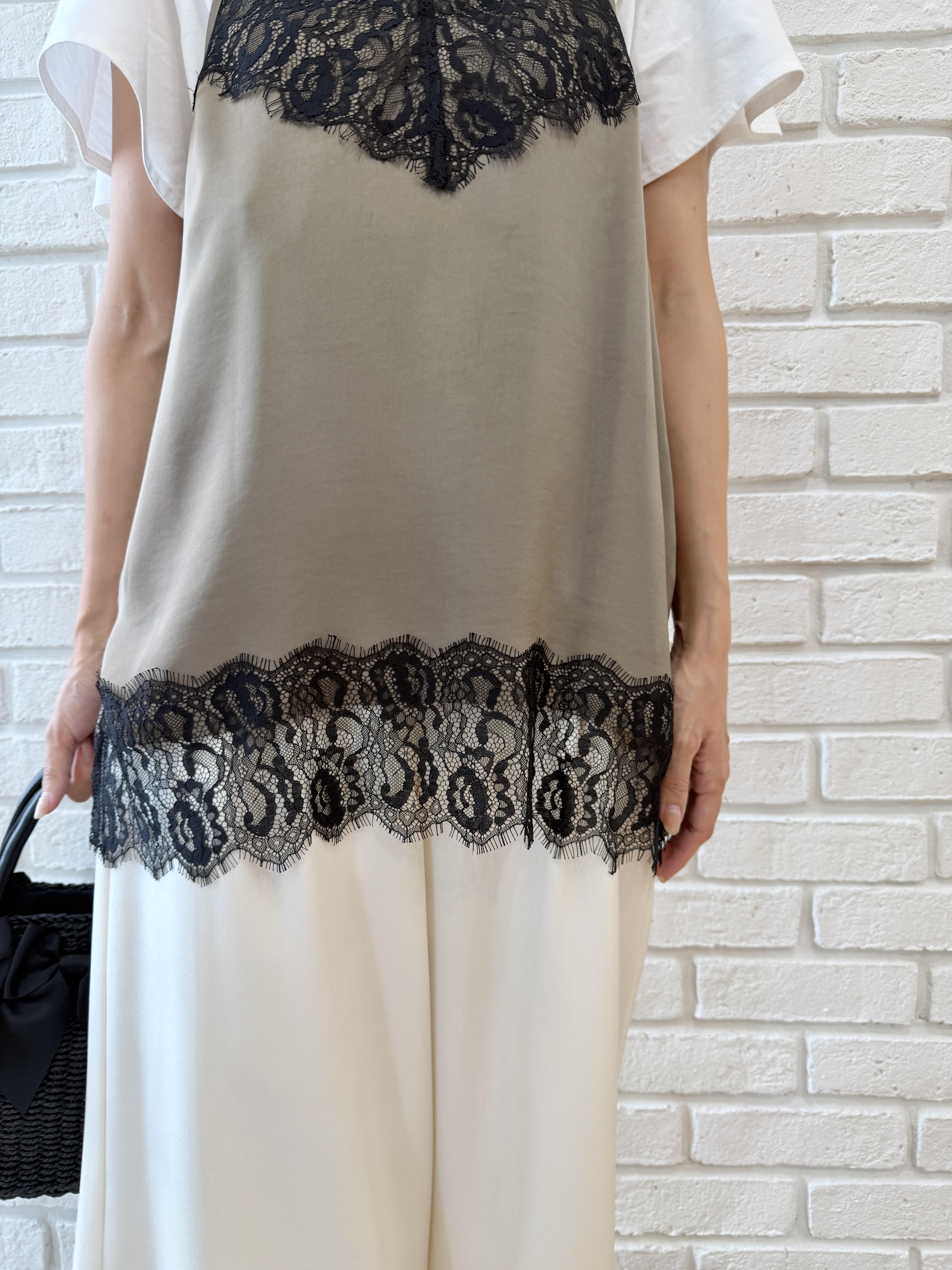 みぃさんの「Couture brooch｜リボンロゴTシャツ」を使ったコーディネート