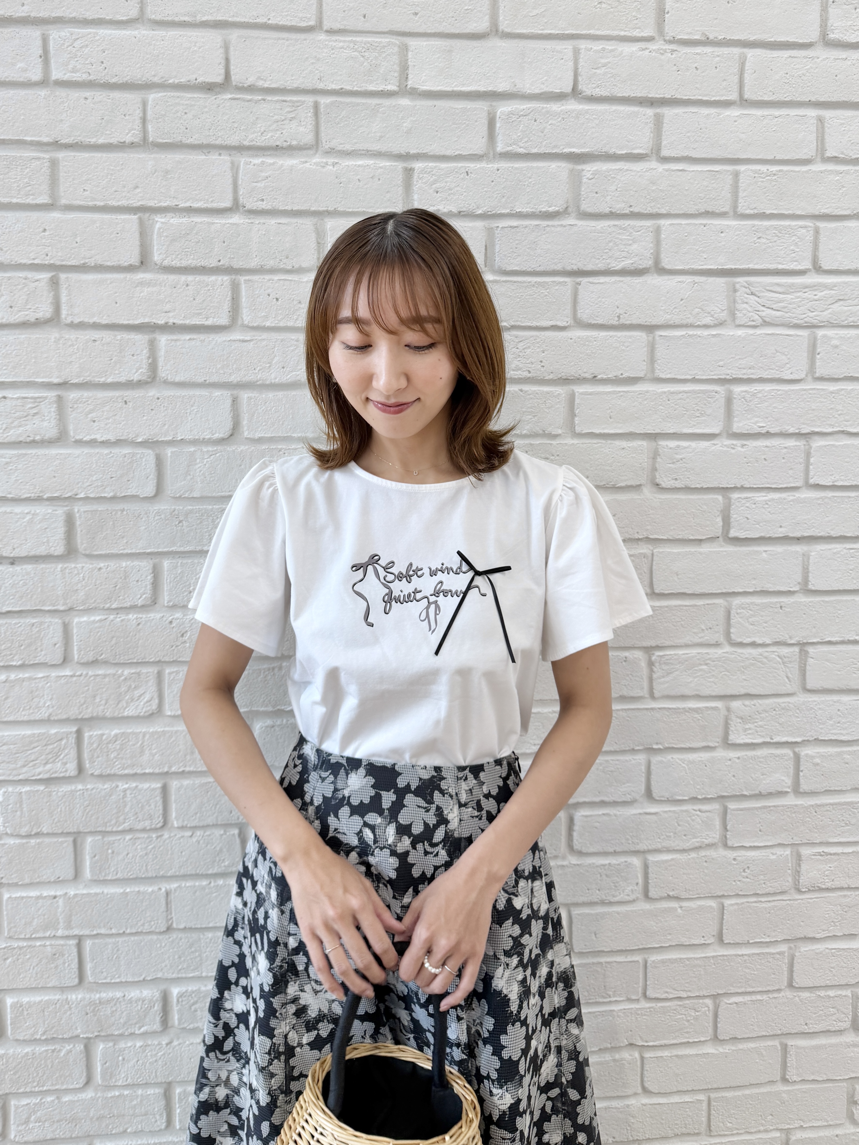みぃさんの「Couture brooch｜リボンロゴTシャツ」を使ったコーディネート