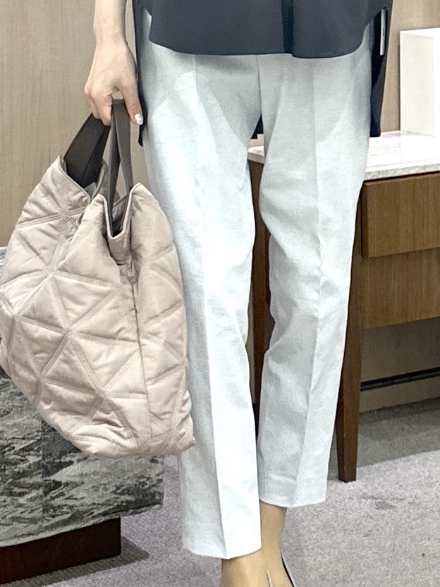 Miwaさんの「UNTITLED｜【多機能付き】バックプリーツデザインブラウス」を使ったコーディネート