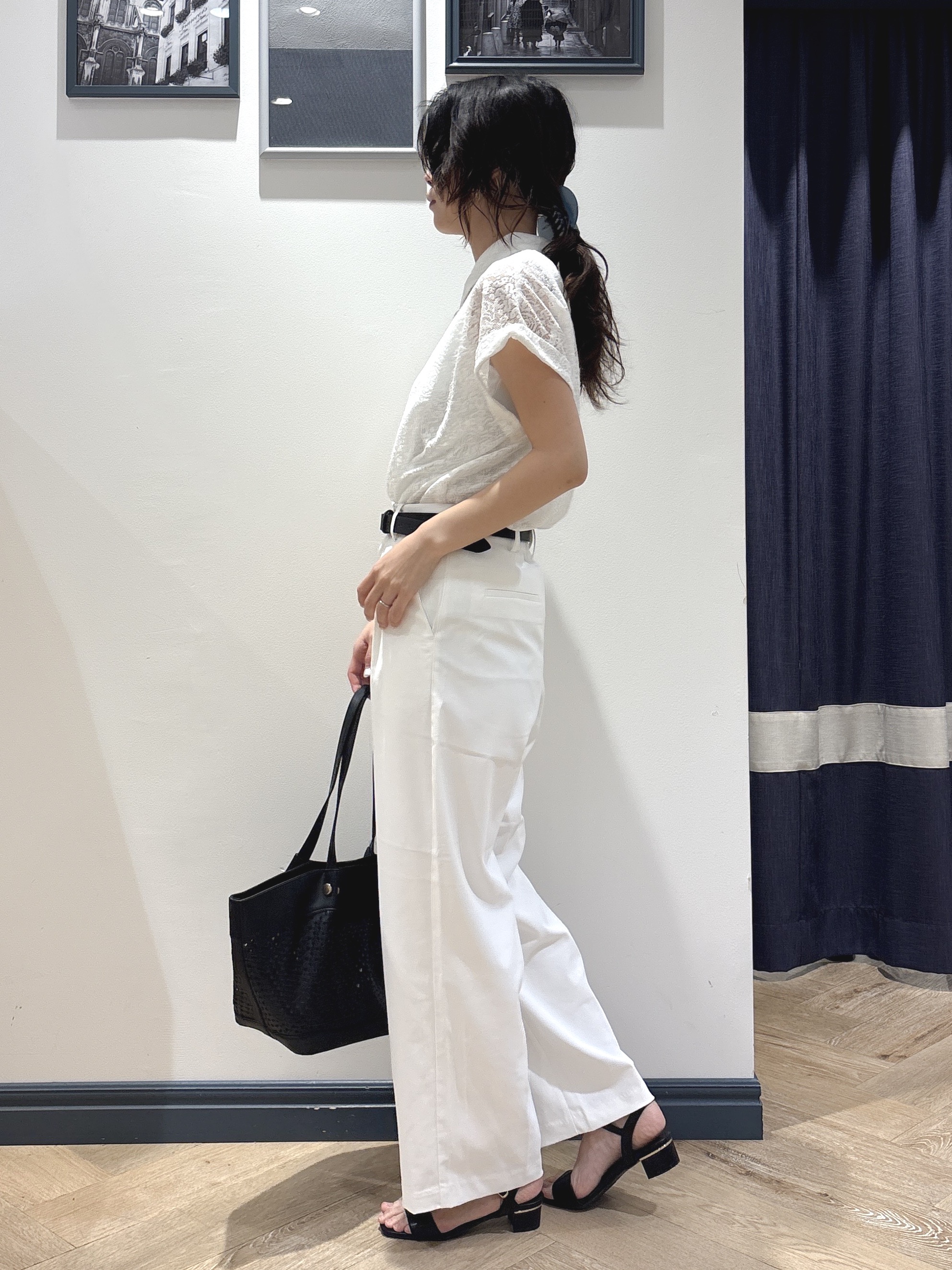 ayakaさんの「grove｜【洗える・体型カバー】レースドルマンシャツ」を使ったコーディネート