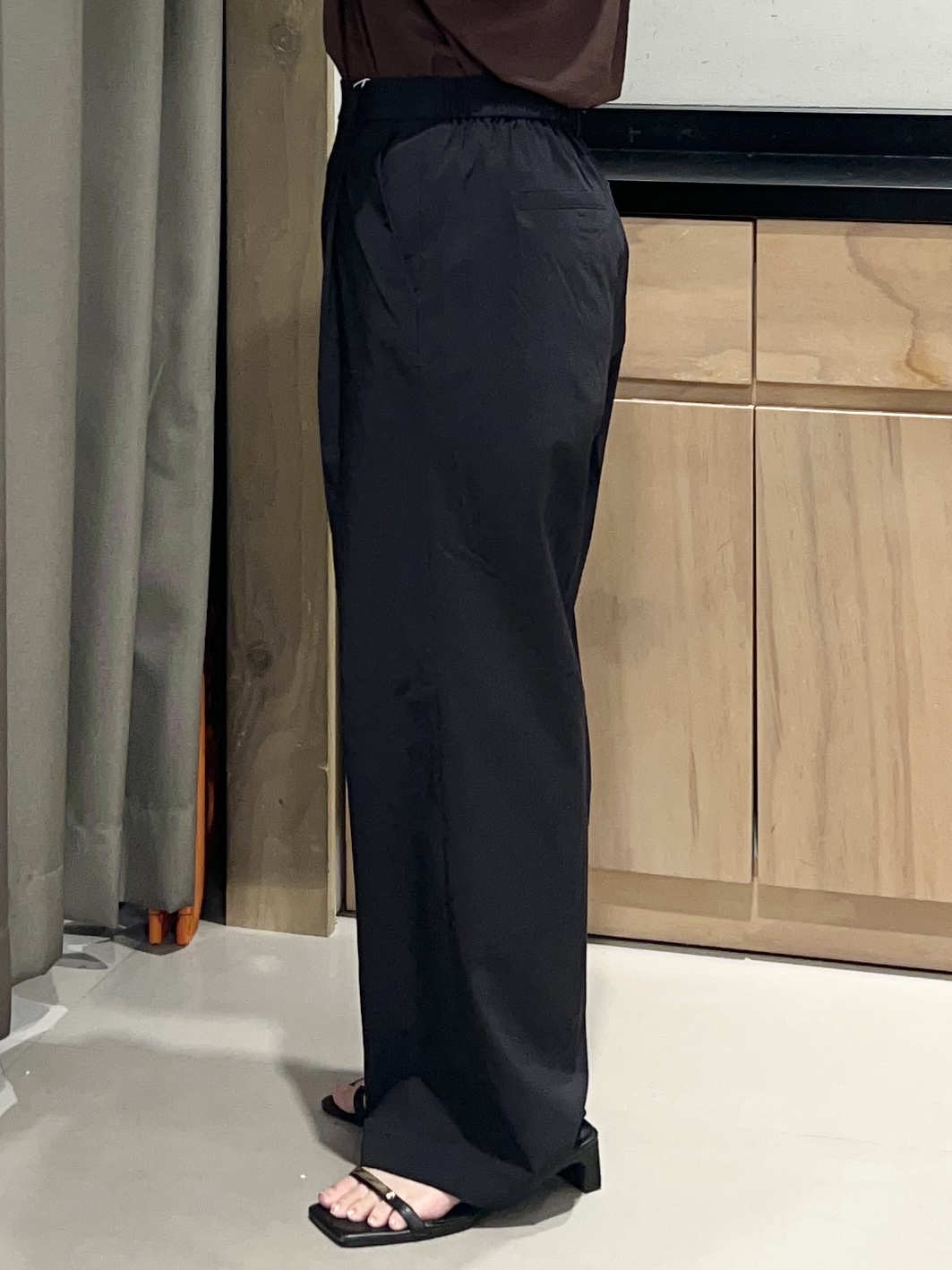 かのさんの「THE SHOP TK｜【ひんやり/体型カバー】裾レース切り替え スキッパーシャツ」を使ったコーディネート