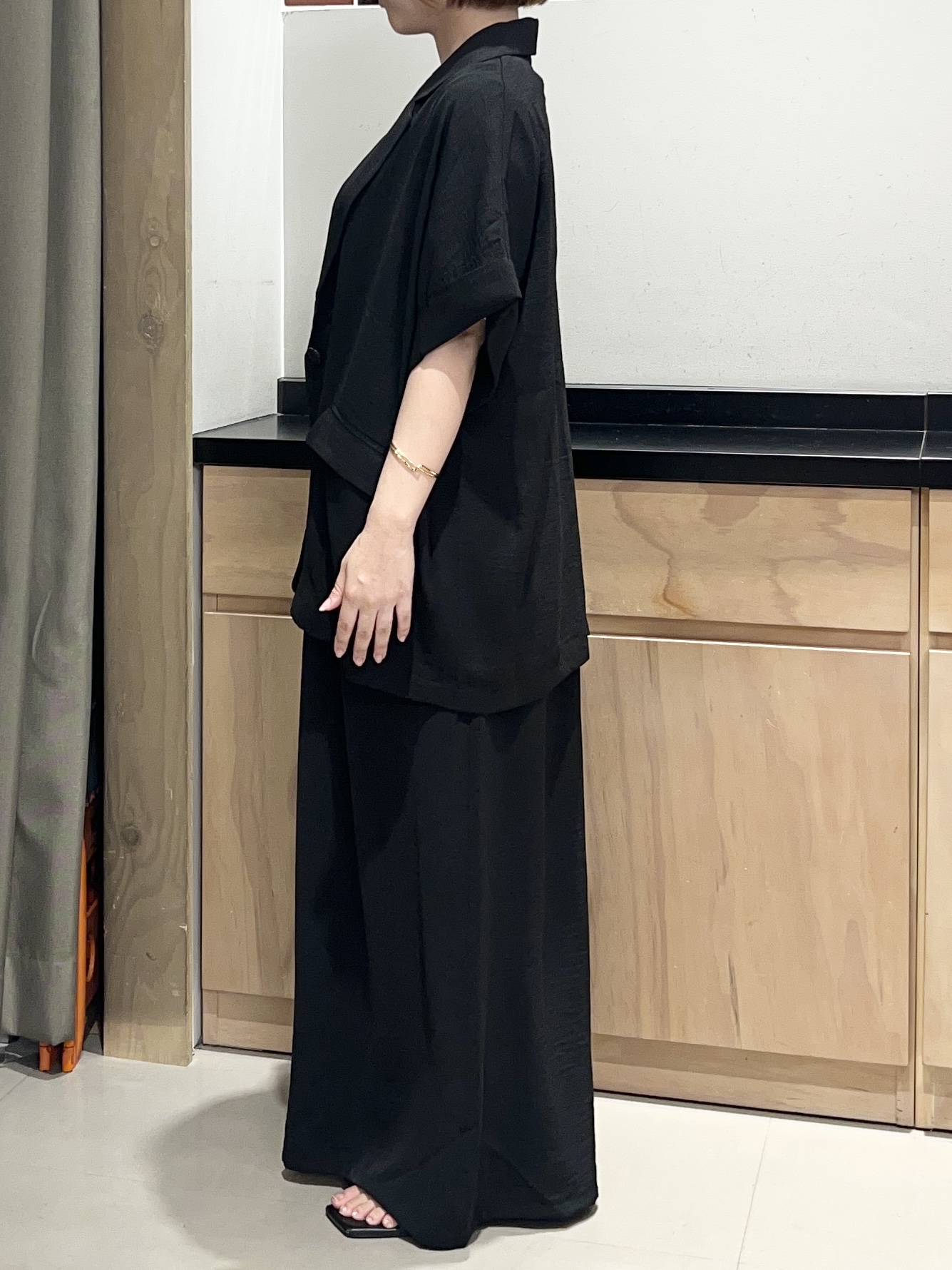 かのさんの「THE SHOP TK｜【ひんやり/吸水速乾/UV/防しわ】ON/OFFどちらにも 軽やか半袖ジャケット」を使ったコーディネート