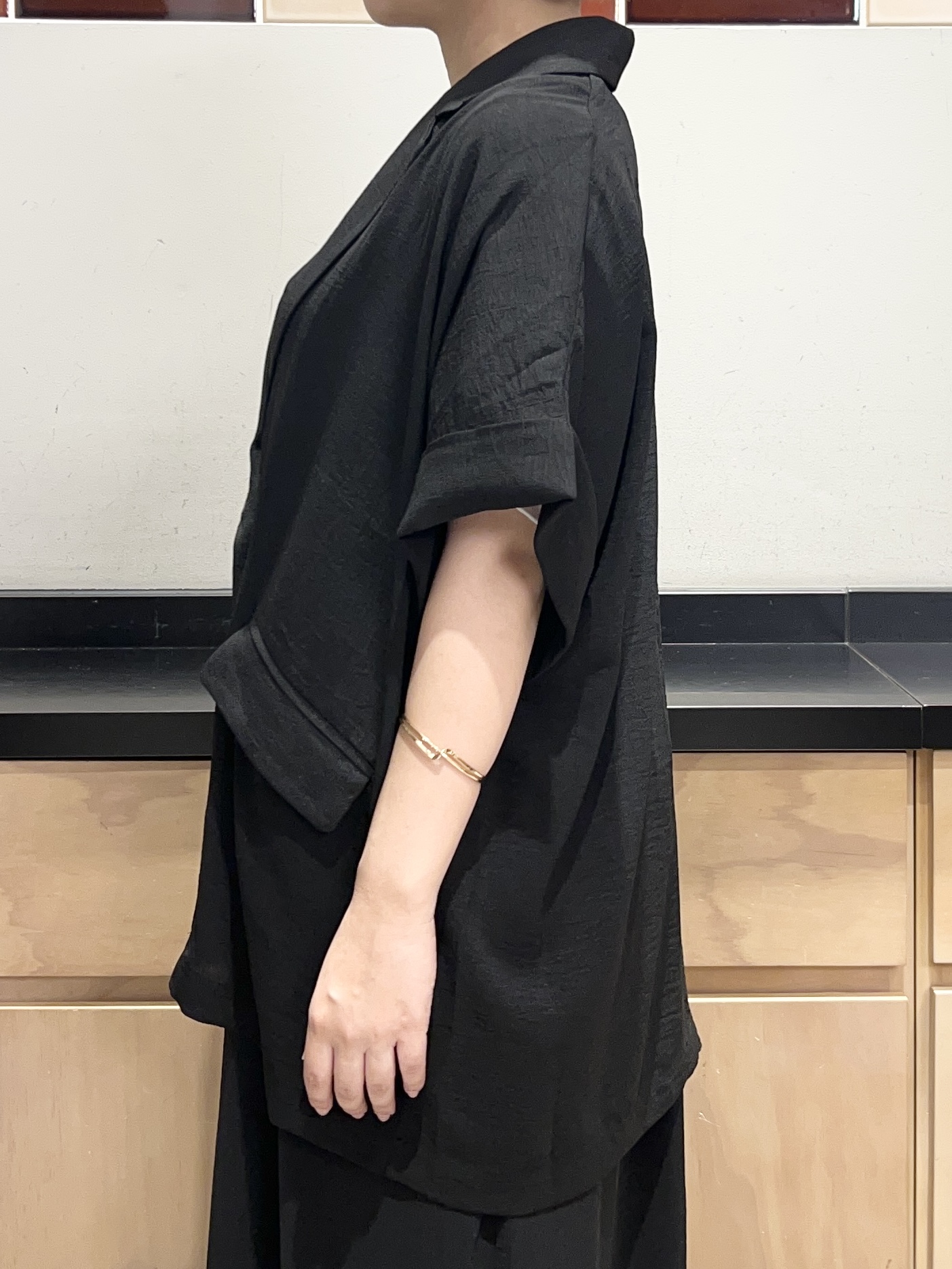 かのさんの「THE SHOP TK｜【ひんやり/吸水速乾/UV/防しわ】ON/OFFどちらにも 軽やか半袖ジャケット」を使ったコーディネート
