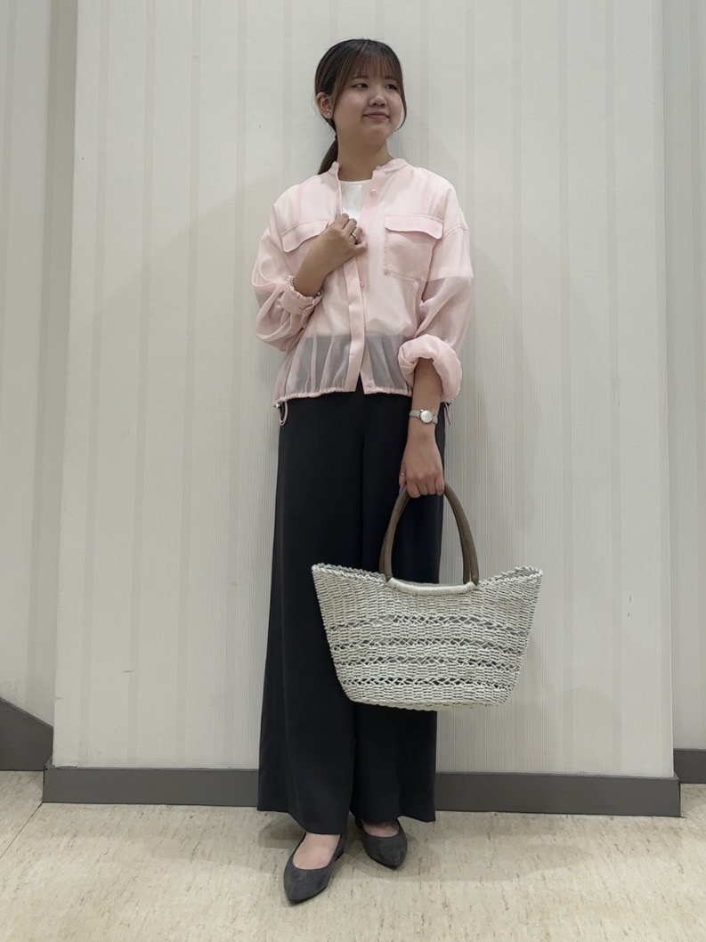 ちひさんの「INDIVI｜【トレンド／2WAY】裾ドロスト付きシアーブラウスブルゾン」を使ったコーディネート