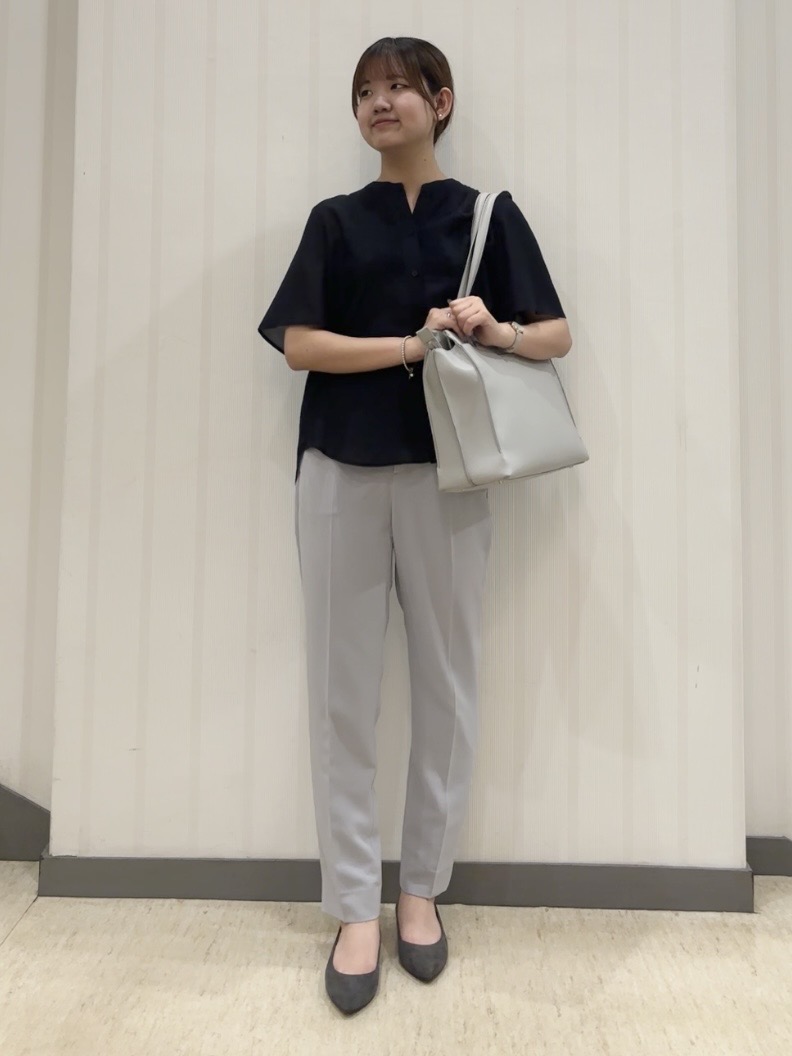 ちひさんの「INDIVI｜【接触冷感/洗える】シアーシャンブレーピンタックブラウス」を使ったコーディネート