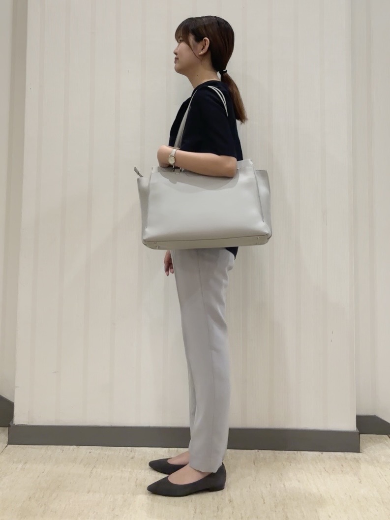 ちひさんの「INDIVI｜【接触冷感/洗える】シアーシャンブレーピンタックブラウス」を使ったコーディネート