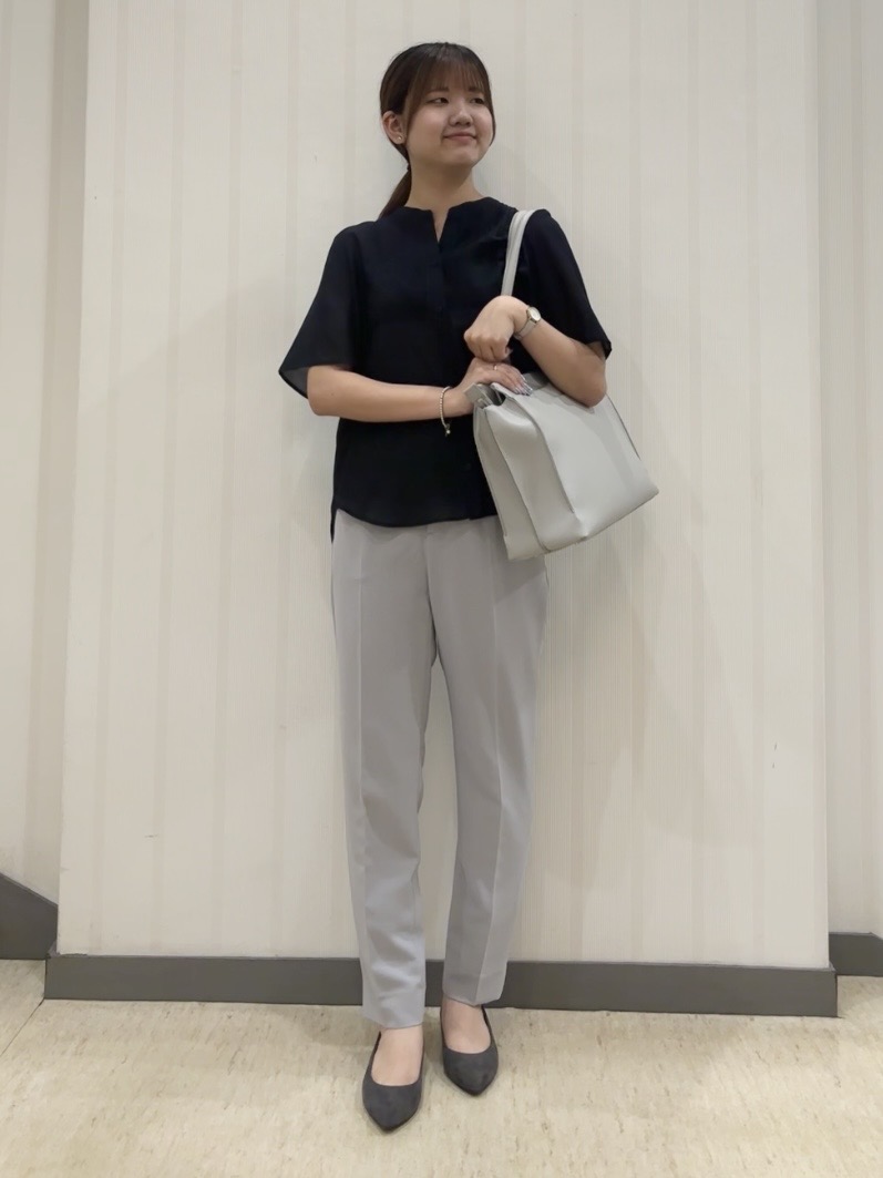 ちひさんの「INDIVI｜【接触冷感/洗える】シアーシャンブレーピンタックブラウス」を使ったコーディネート