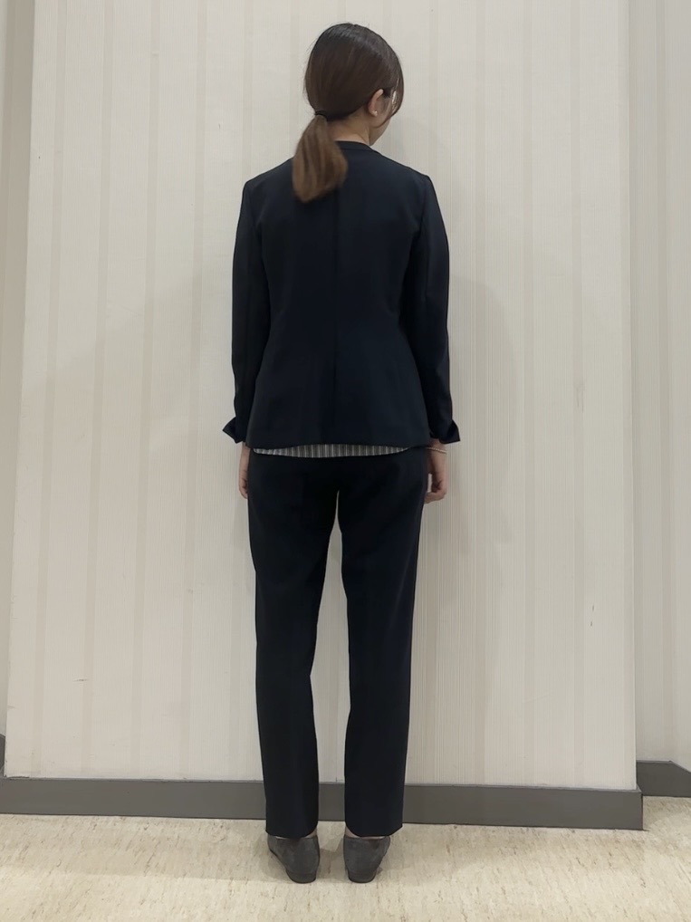 ちひさんの「INDIVI｜【清涼感／UVケア／接触冷感】Vネックストライプブラウス」を使ったコーディネート